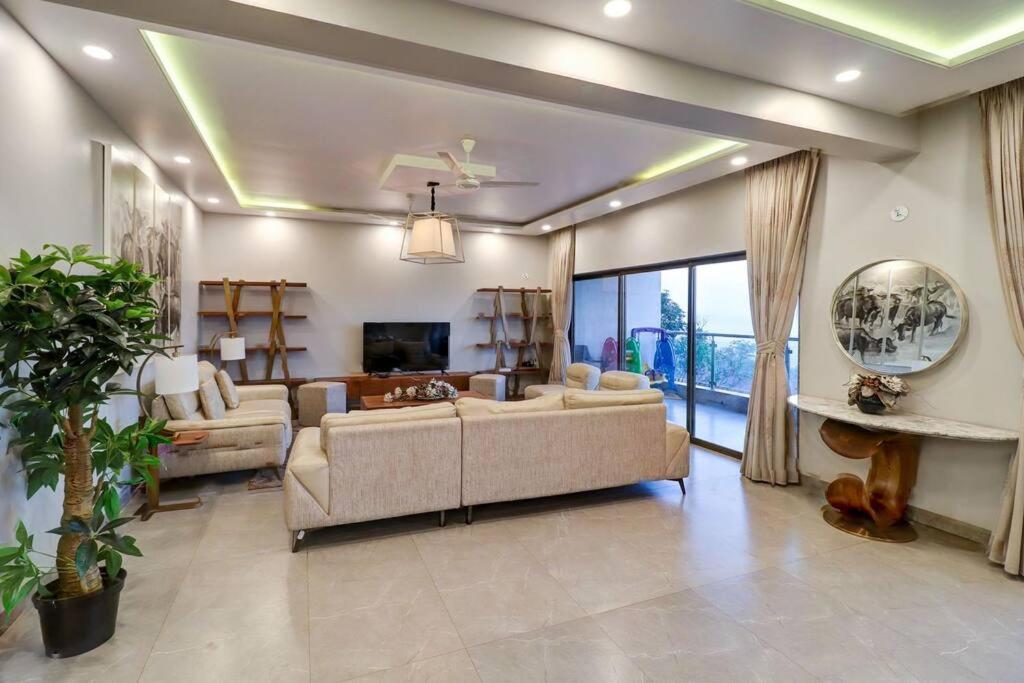6BHK Arlington Classic by The Rentalgram view 3