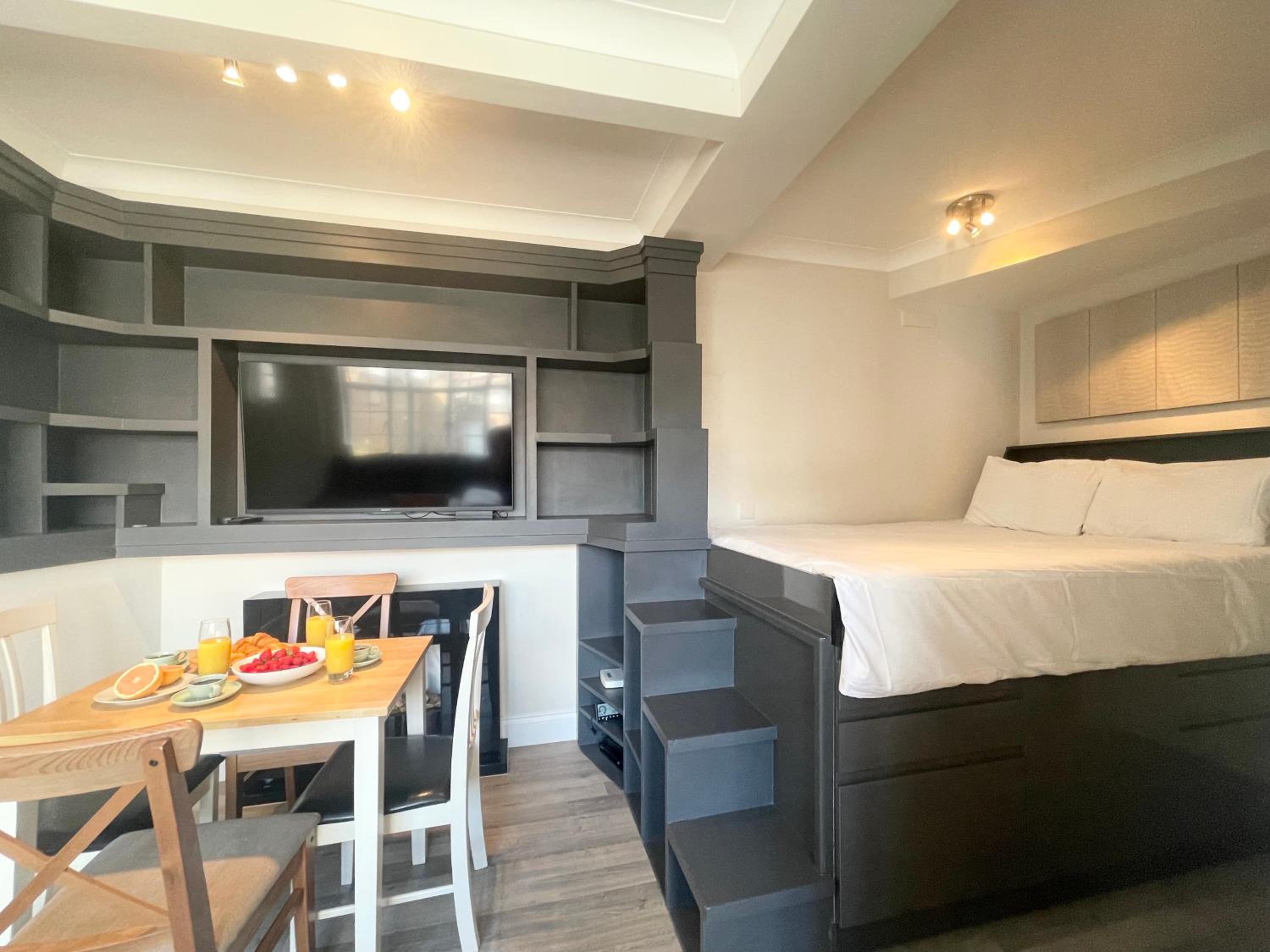 Cozy Apartments in Westminster