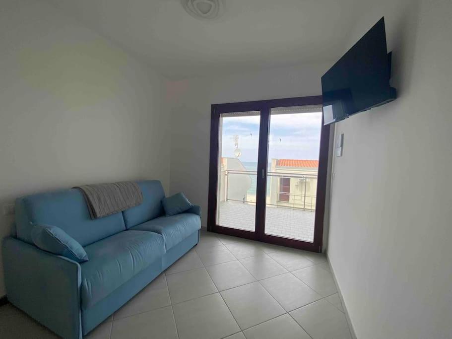 smeraldo sul mare con grande balcone view 5