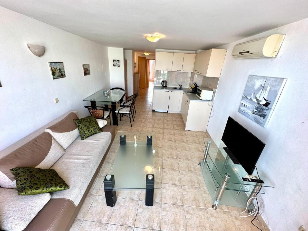 Julia Family - Menada Apartments