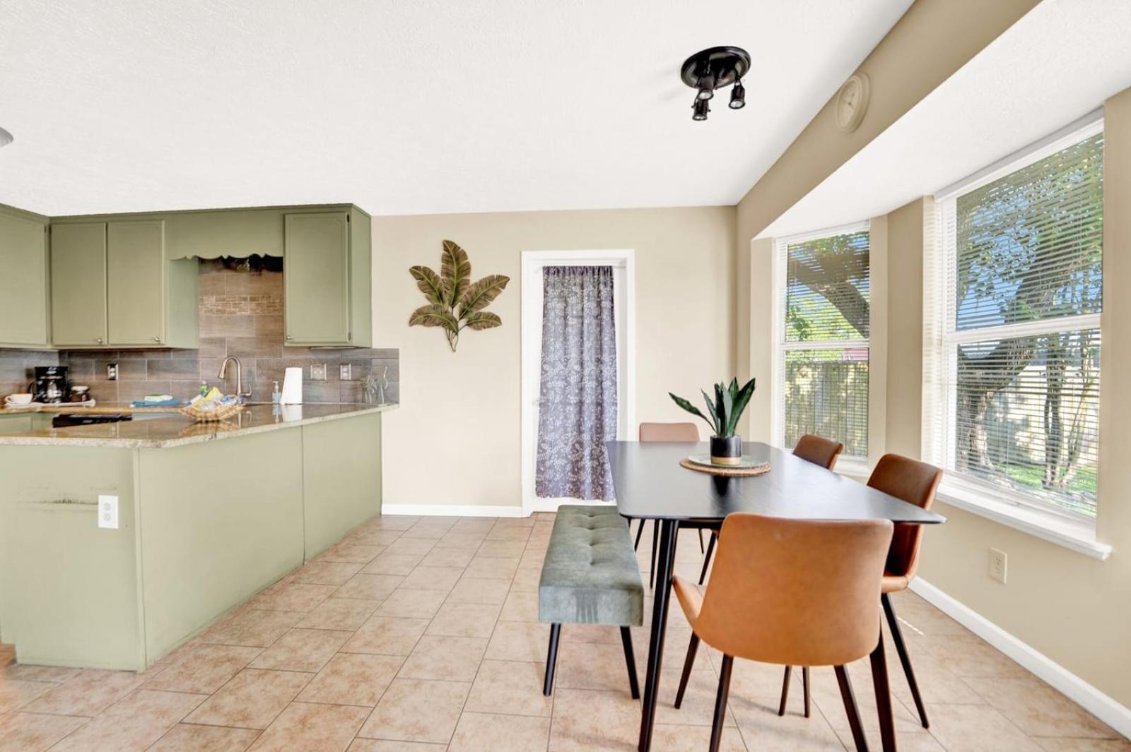 Two Spaces in One Main House and Guest House 25 Min to PCB view 3