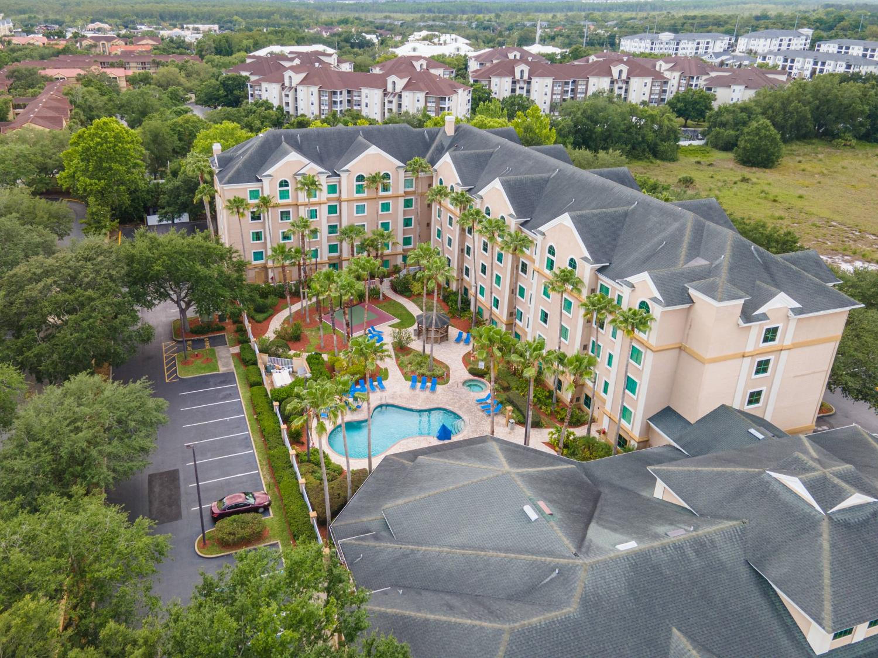 1BR FREE Shuttle to Disney Parks HS305