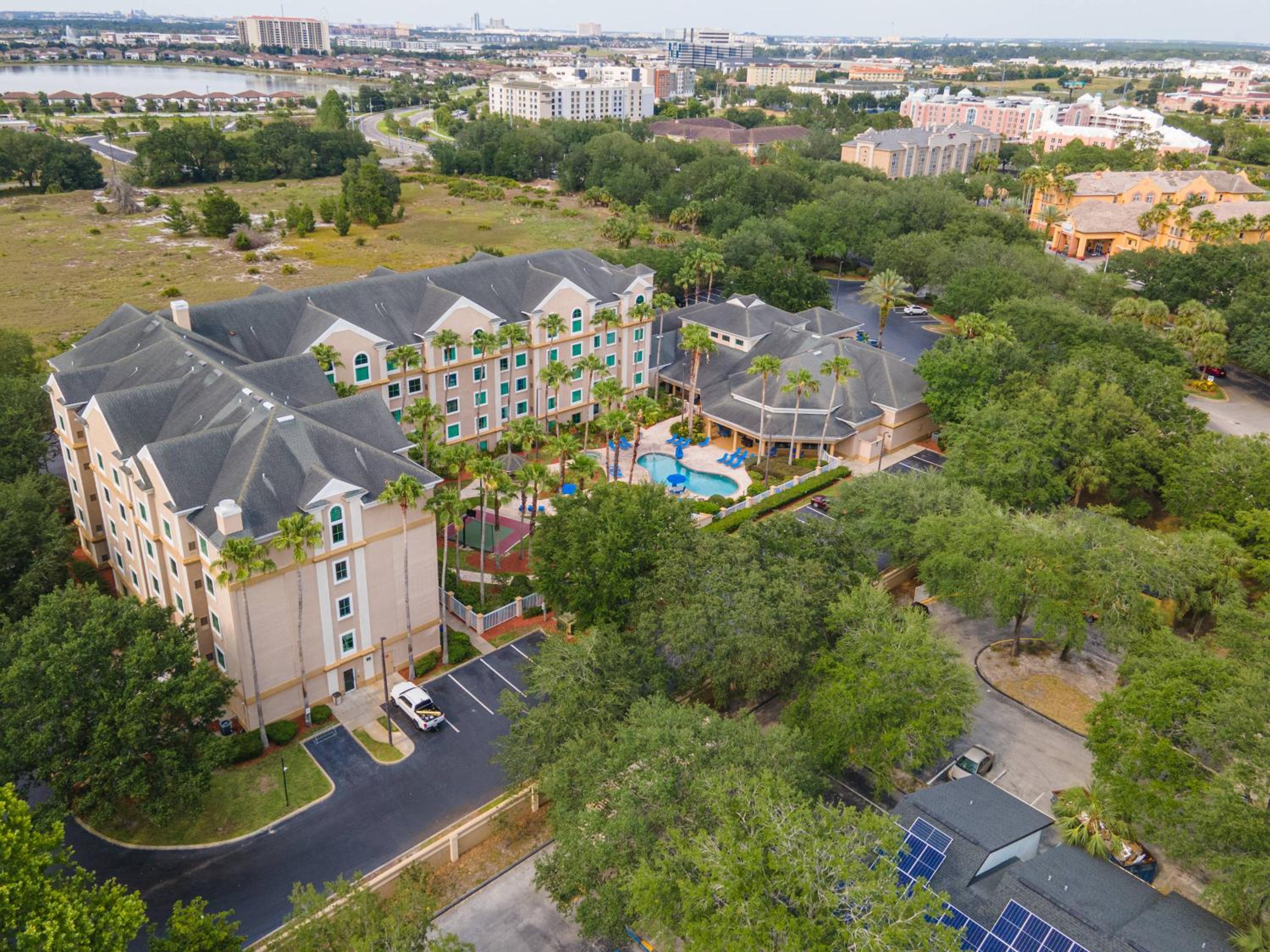 1 BR Apartment 3 Miles from Disney Springs HS307
