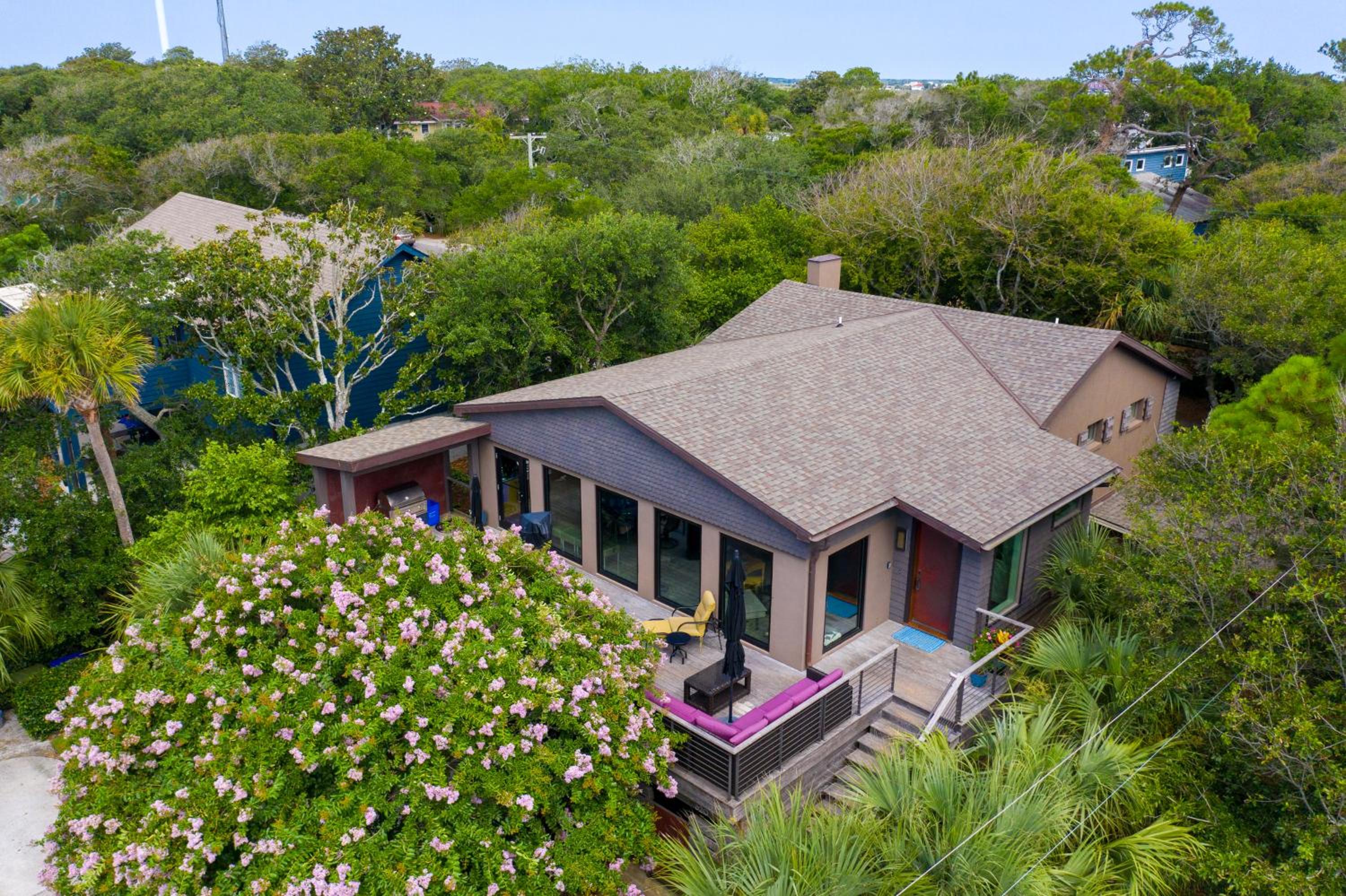 Folly Vacation 620 Entire Home plus Apt, one block to the beach and pet friendly view 4