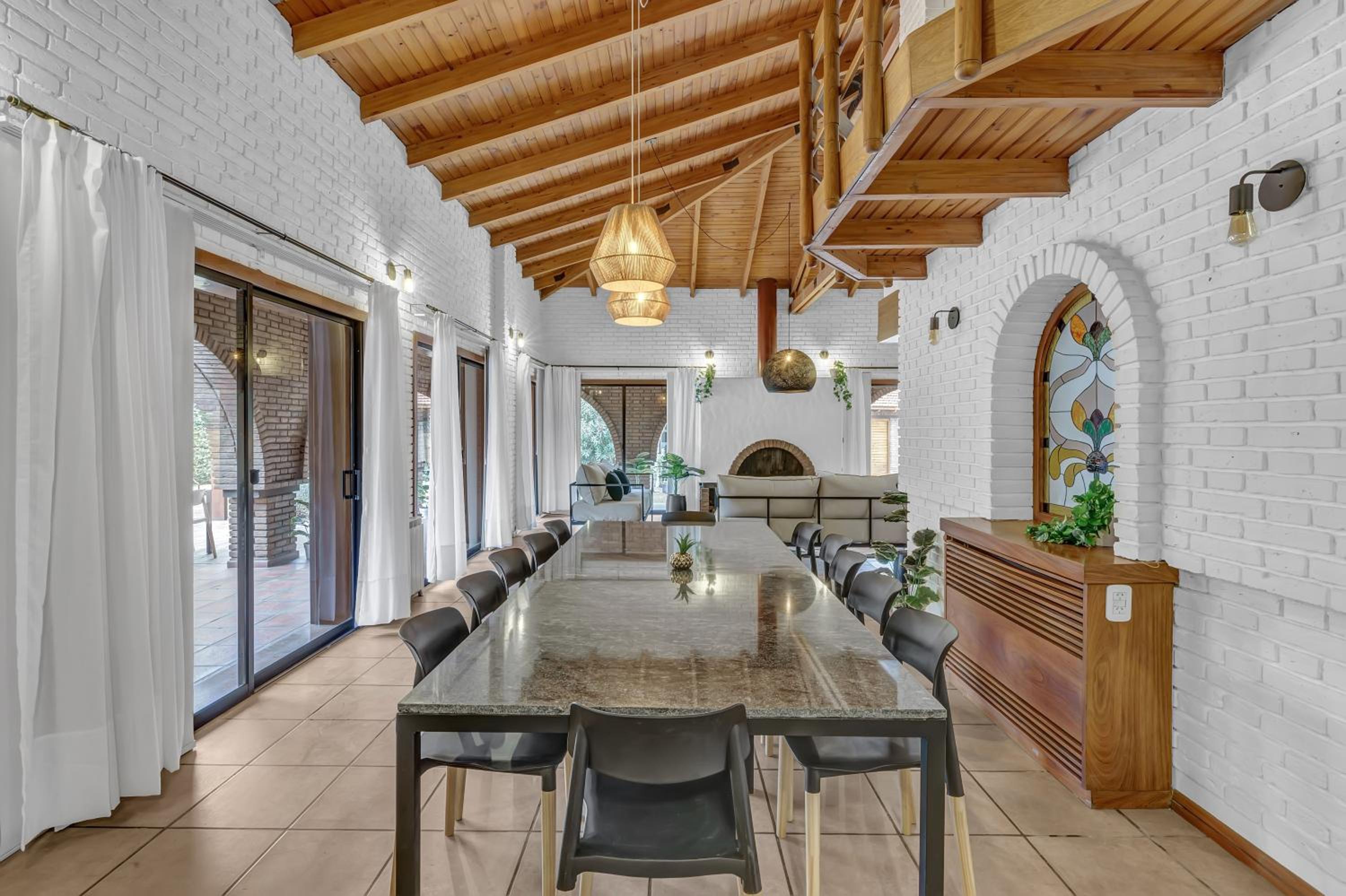 Fliphaus Wine Country - 19 Pax 7 Bd House