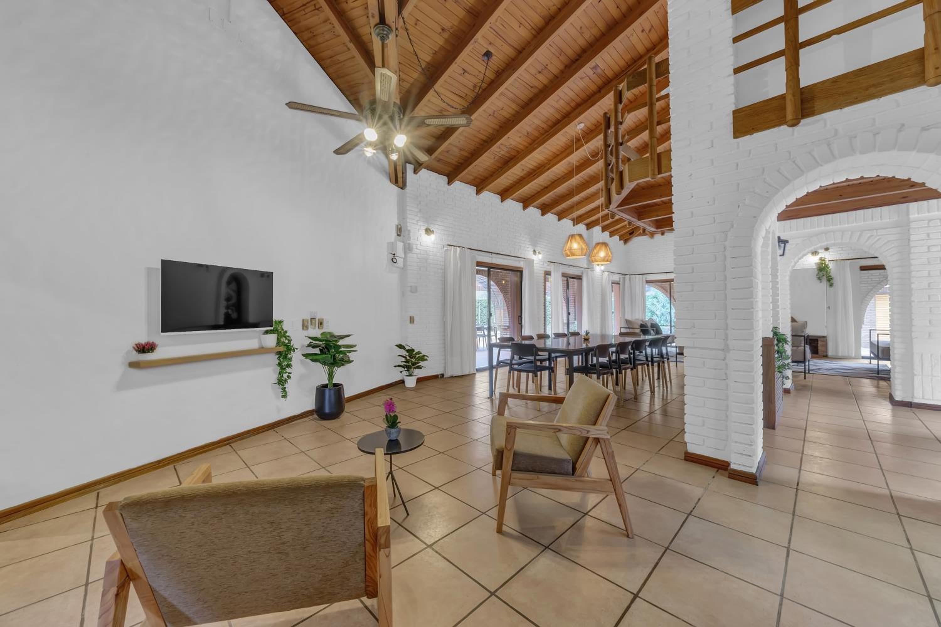 Fliphaus Wine Country - 19 Pax 7 Bd House