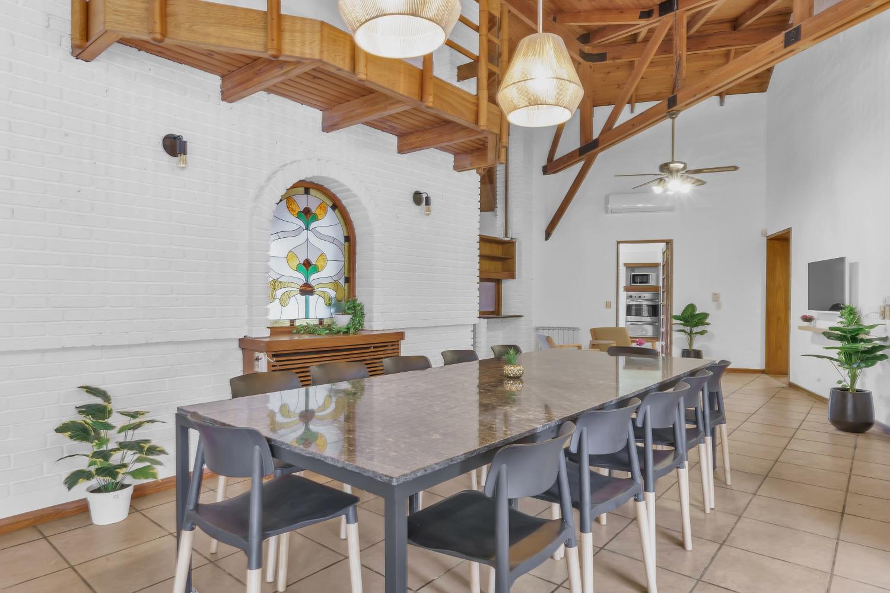 Fliphaus Wine Country - 19 Pax 7 Bd House