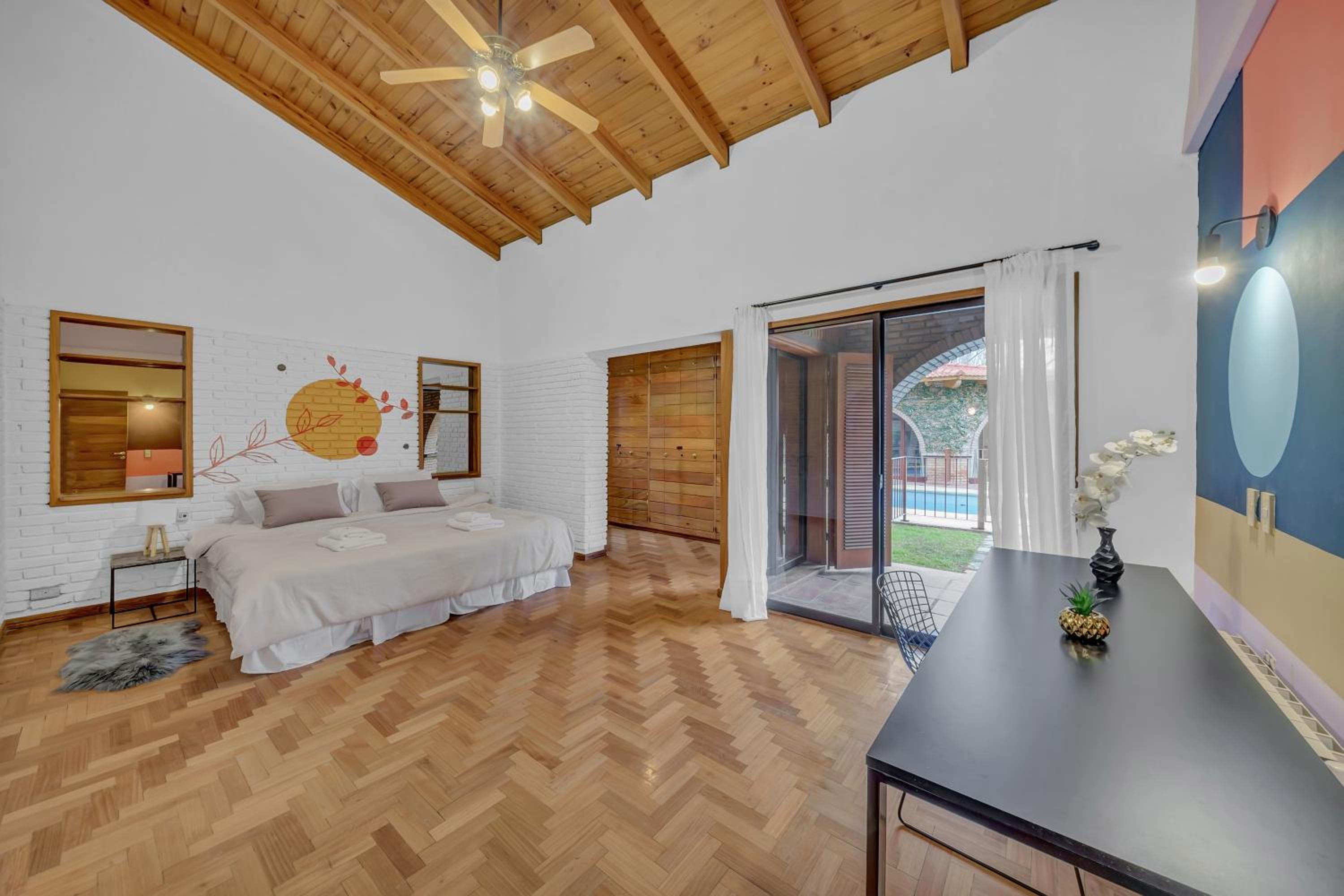 Fliphaus Wine Country - 19 Pax 7 Bd House