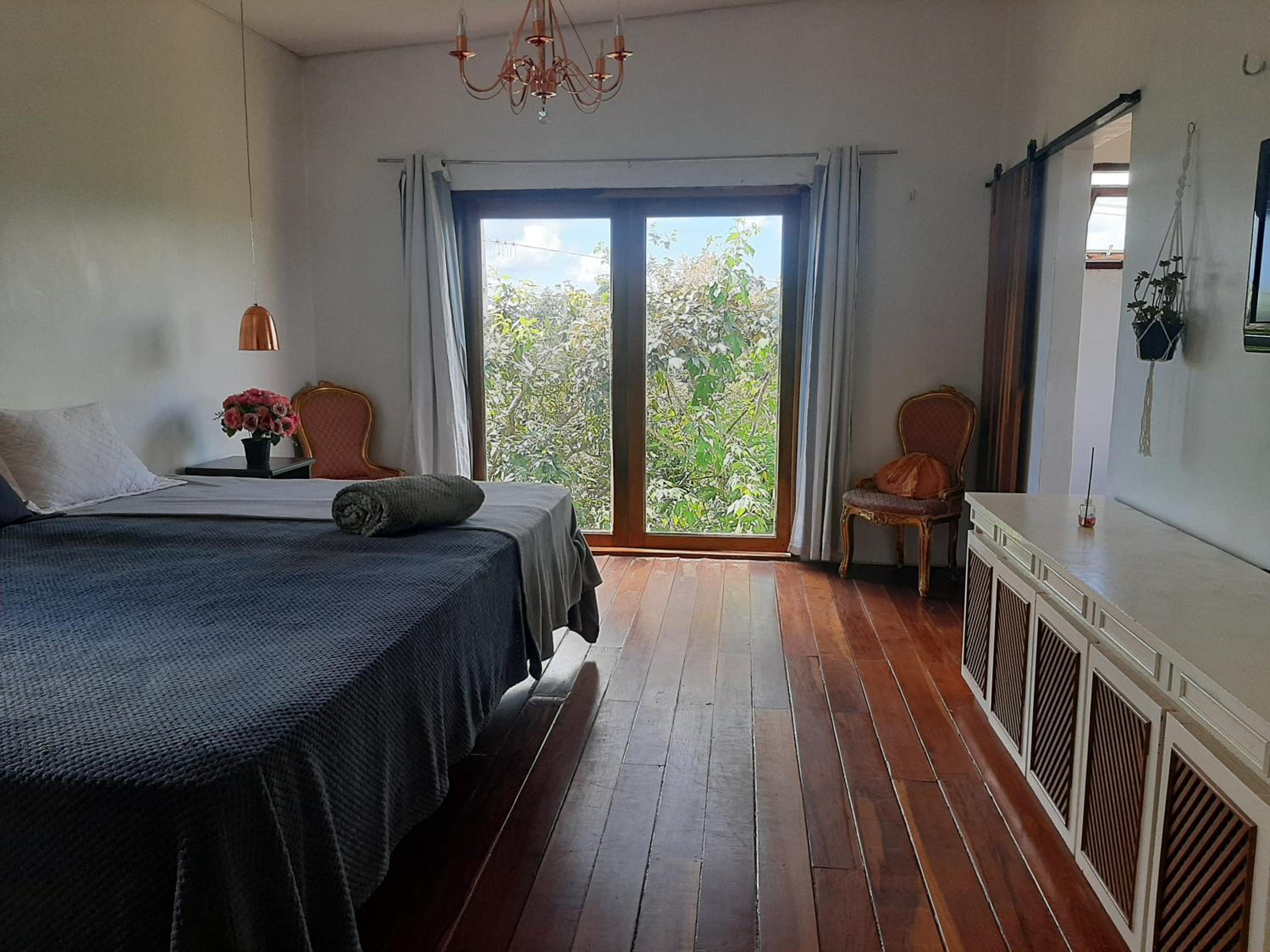 Casa em Alto Paraíso com vista para as montanhas no Eldorado ao lado do centro