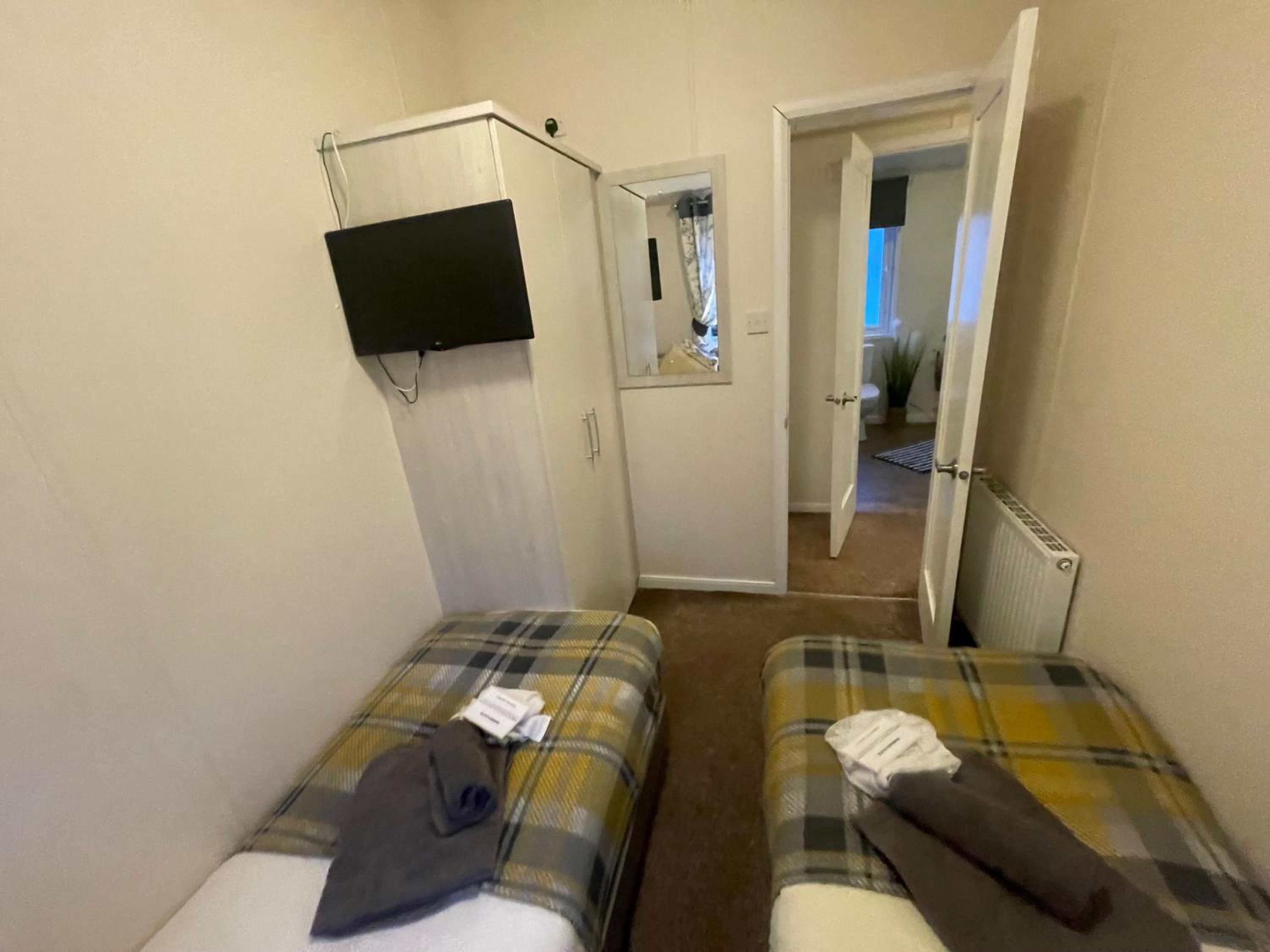 Indulgence Lakeside Lodge i2 with hot tub, private fishing peg situated at Tattershall Lakes Country Park view 4
