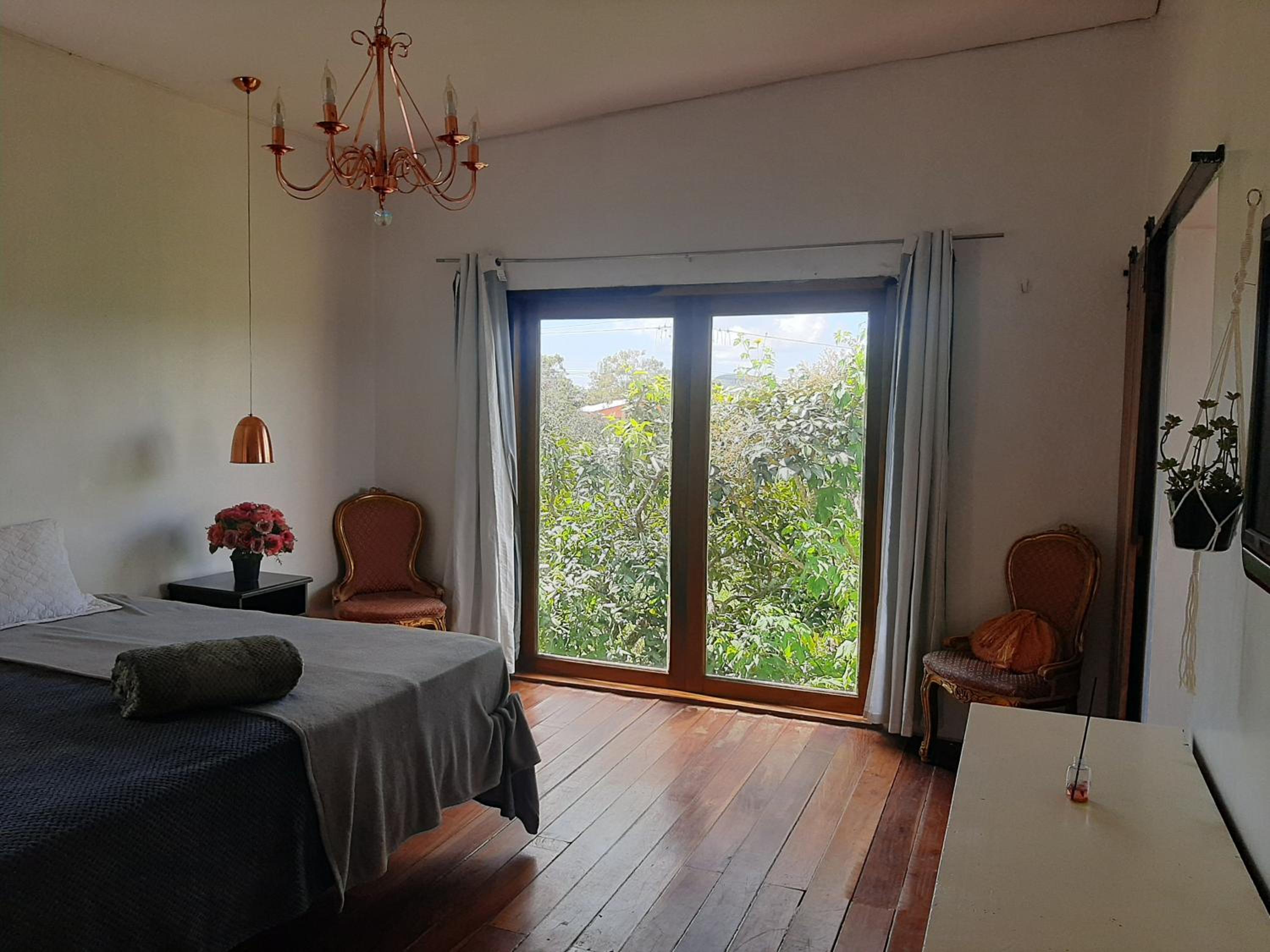 Casa em Alto Paraíso com vista para as montanhas no Eldorado ao lado do centro