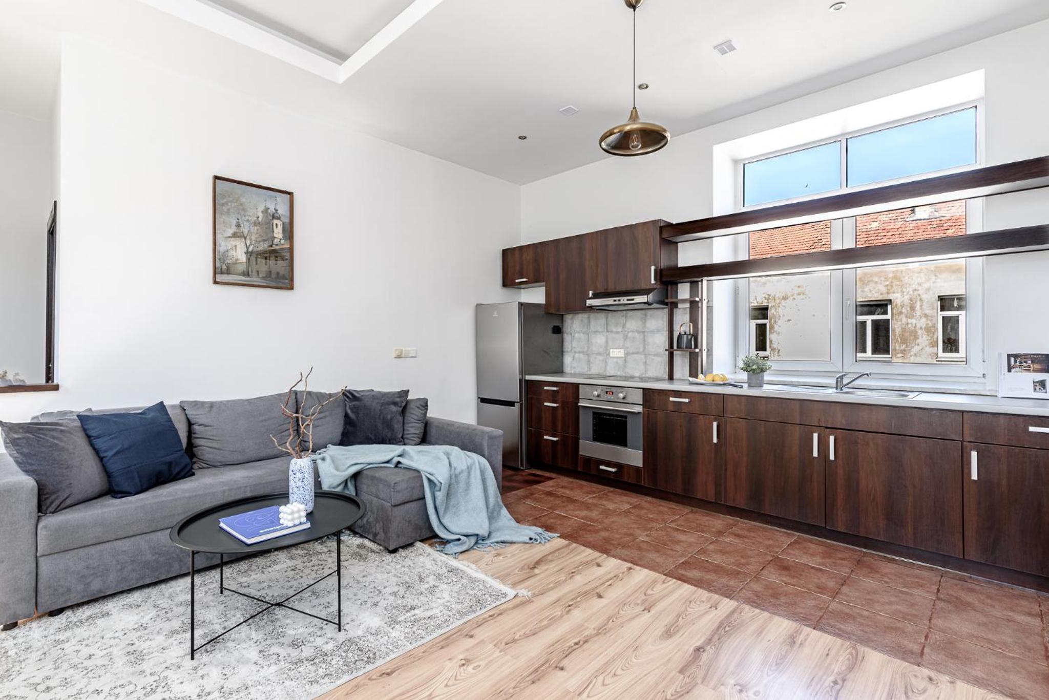 Spacious City Centre Apartment with Parking SELF CHECK-IN view 5