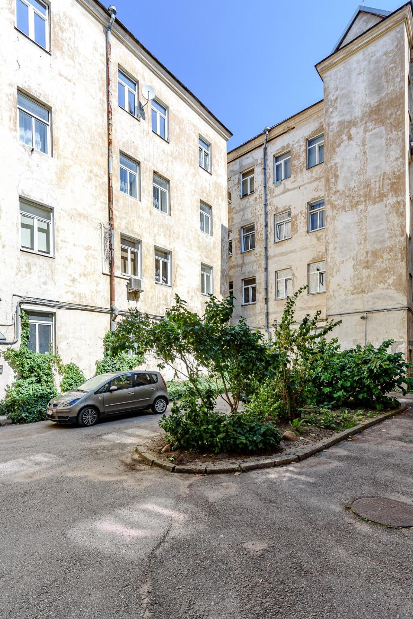 Spacious City Centre Apartment with Parking SELF CHECK-IN view 2
