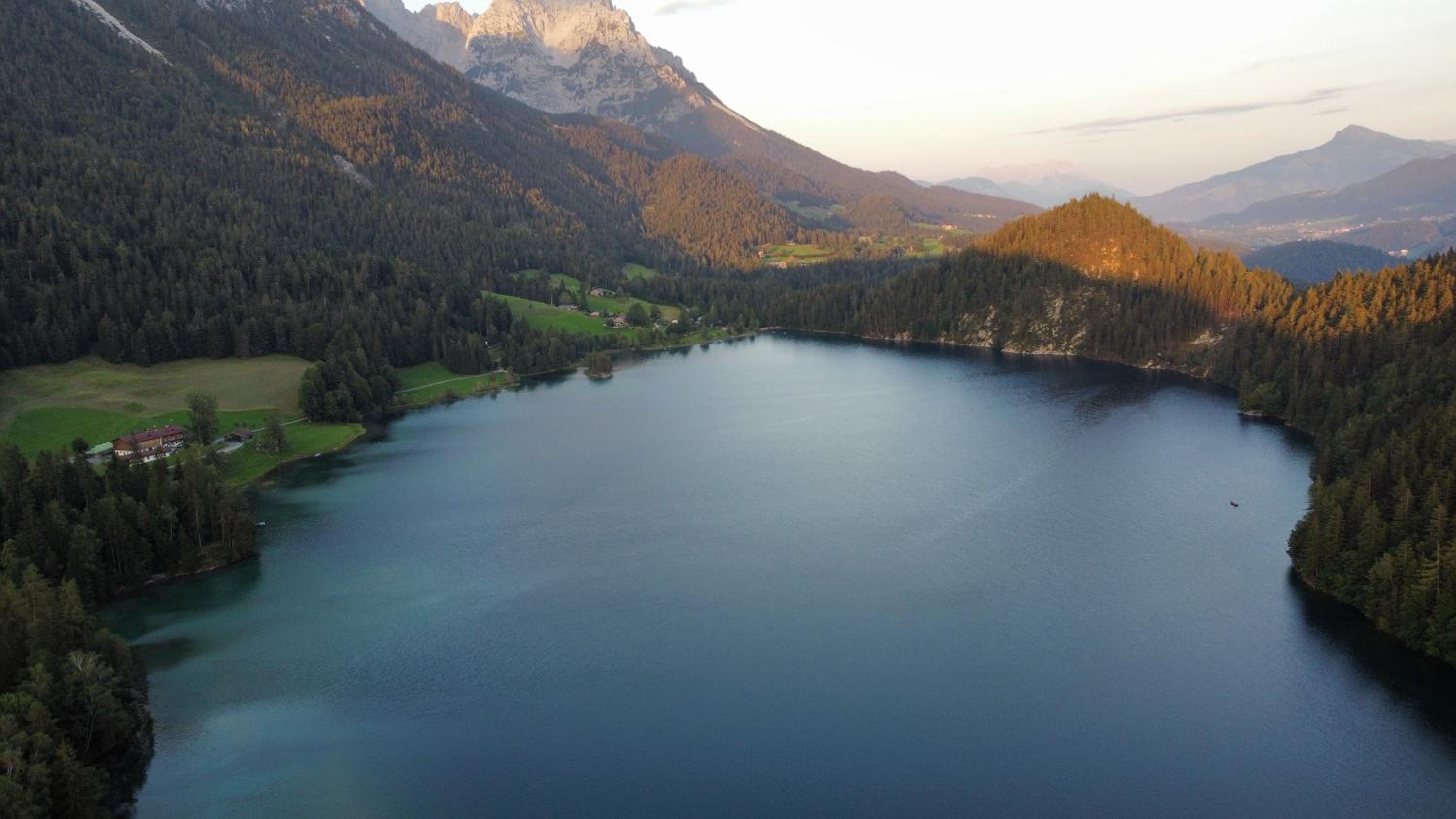 ChaletWK - Luxury old wood mountain chalet in a sunny secluded location with gym, sauna & whirlpool