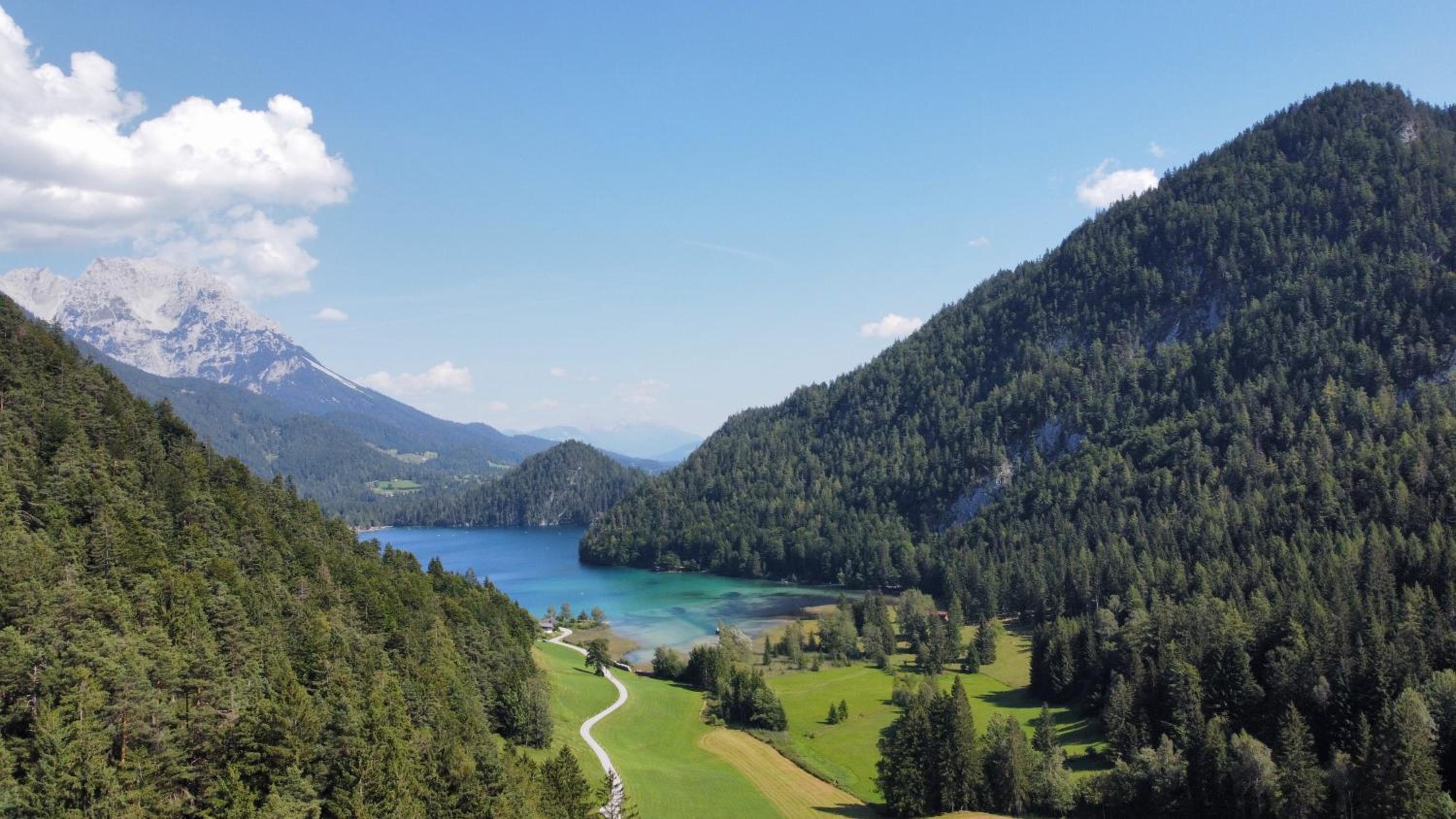 ChaletWK - Luxury old wood mountain chalet in a sunny secluded location with gym, sauna & whirlpool