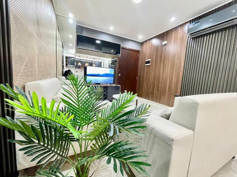 Bright and luxurious apto near the Mall las Brisas