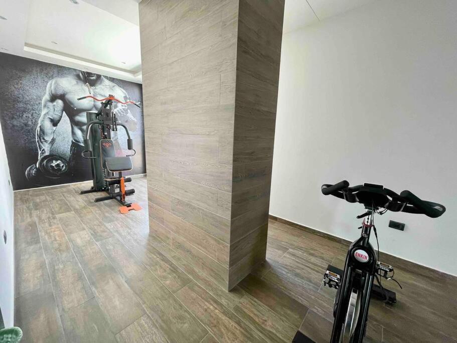 Bright and luxurious apto near the Mall las Brisas