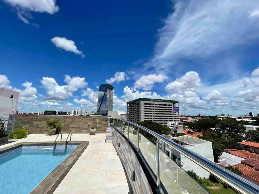 Bright and luxurious apto near the Mall las Brisas