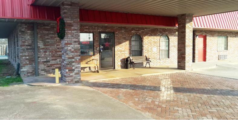 Clarksville Vacations - Paris Inn and Suites - Property Image 5