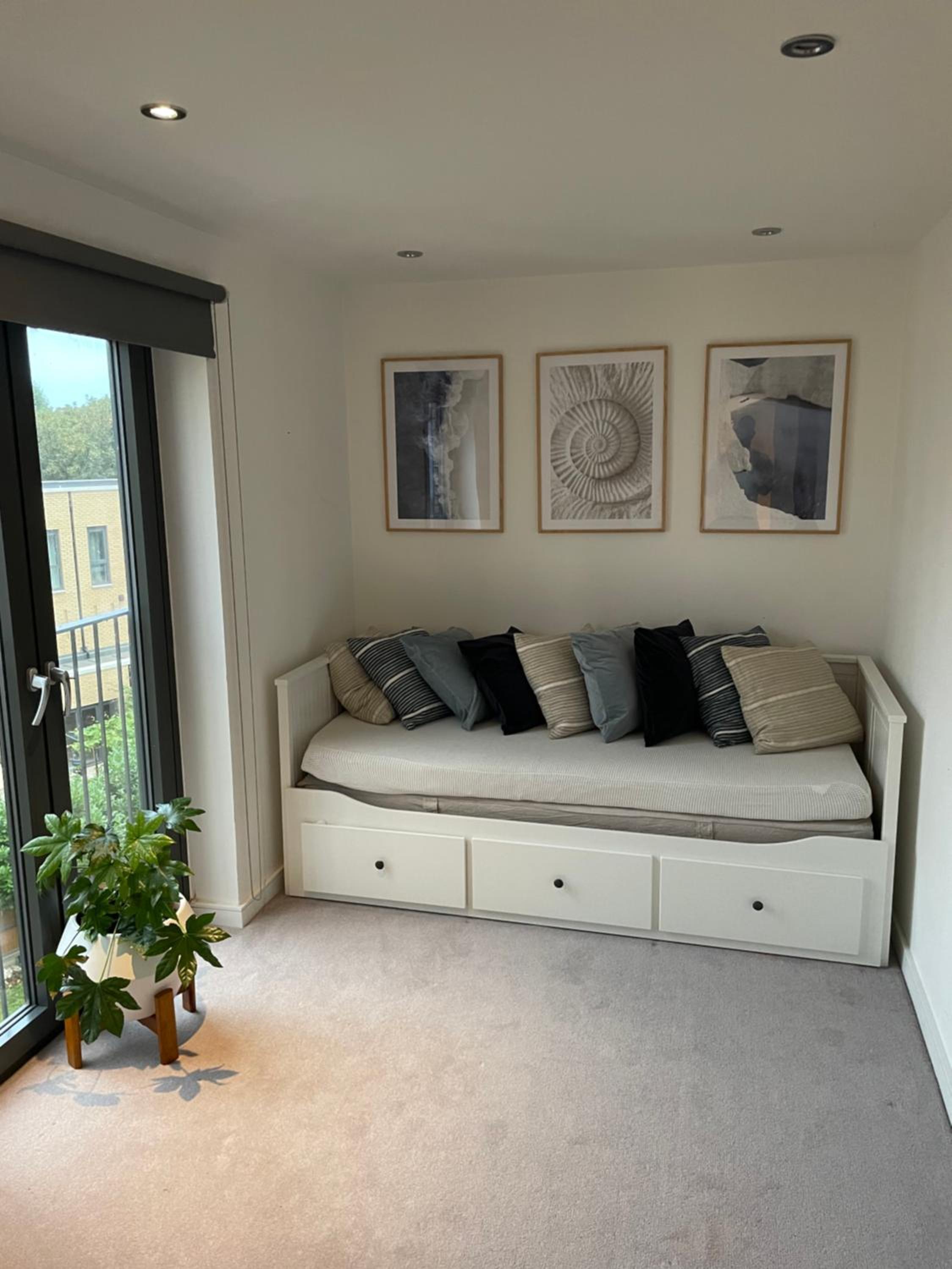 Cosy bedroom in Luxury apartment