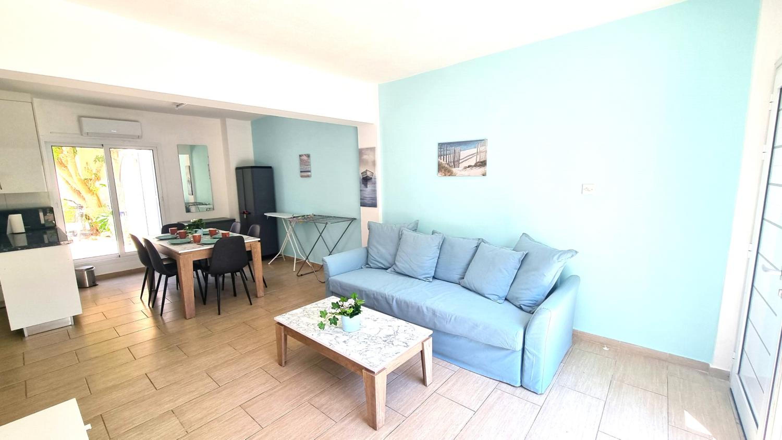 Dream Escape Apt 1 - 6 min walk to Kastella Beach!