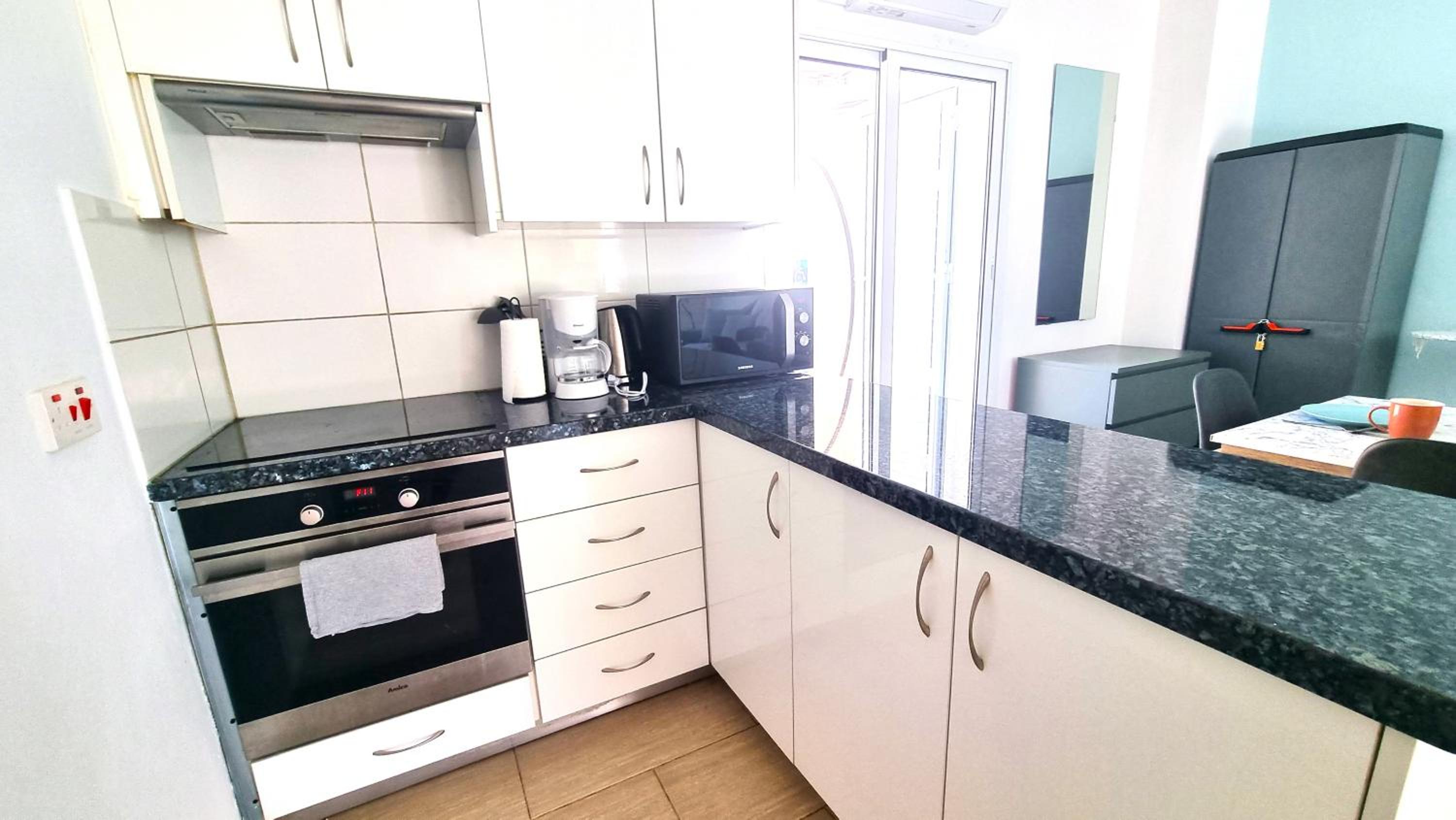 Dream Escape Apt 1 - 6 min walk to Kastella Beach!