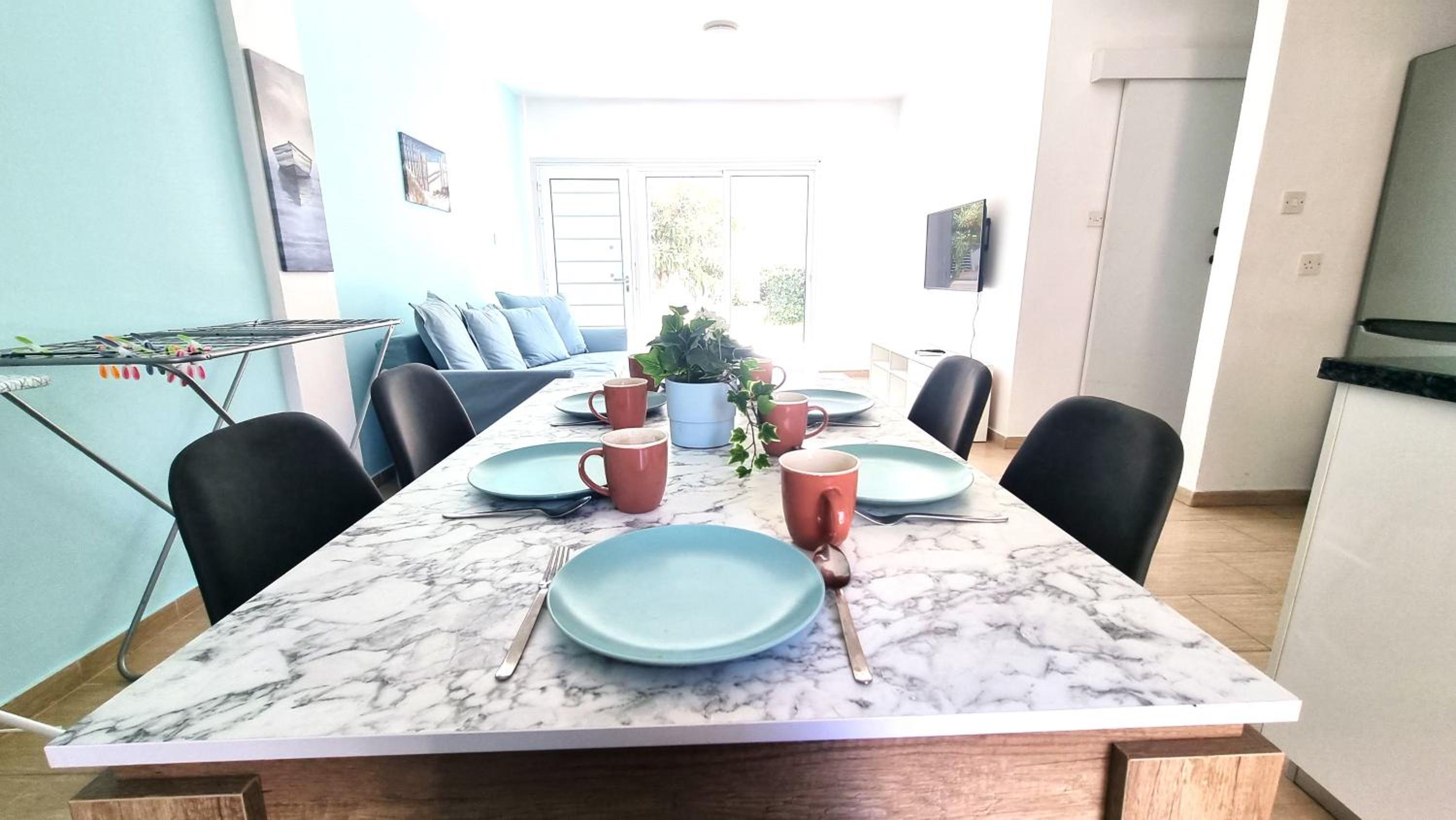 Dream Escape Apt 1 - 6 min walk to Kastella Beach!
