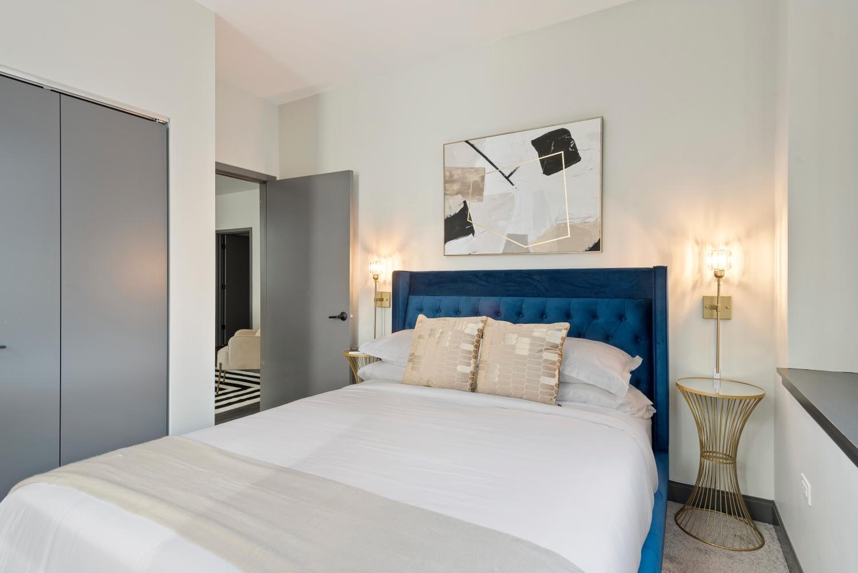 Experience Downtown Chicago at Millennium - Luxury Apartments in The Loop