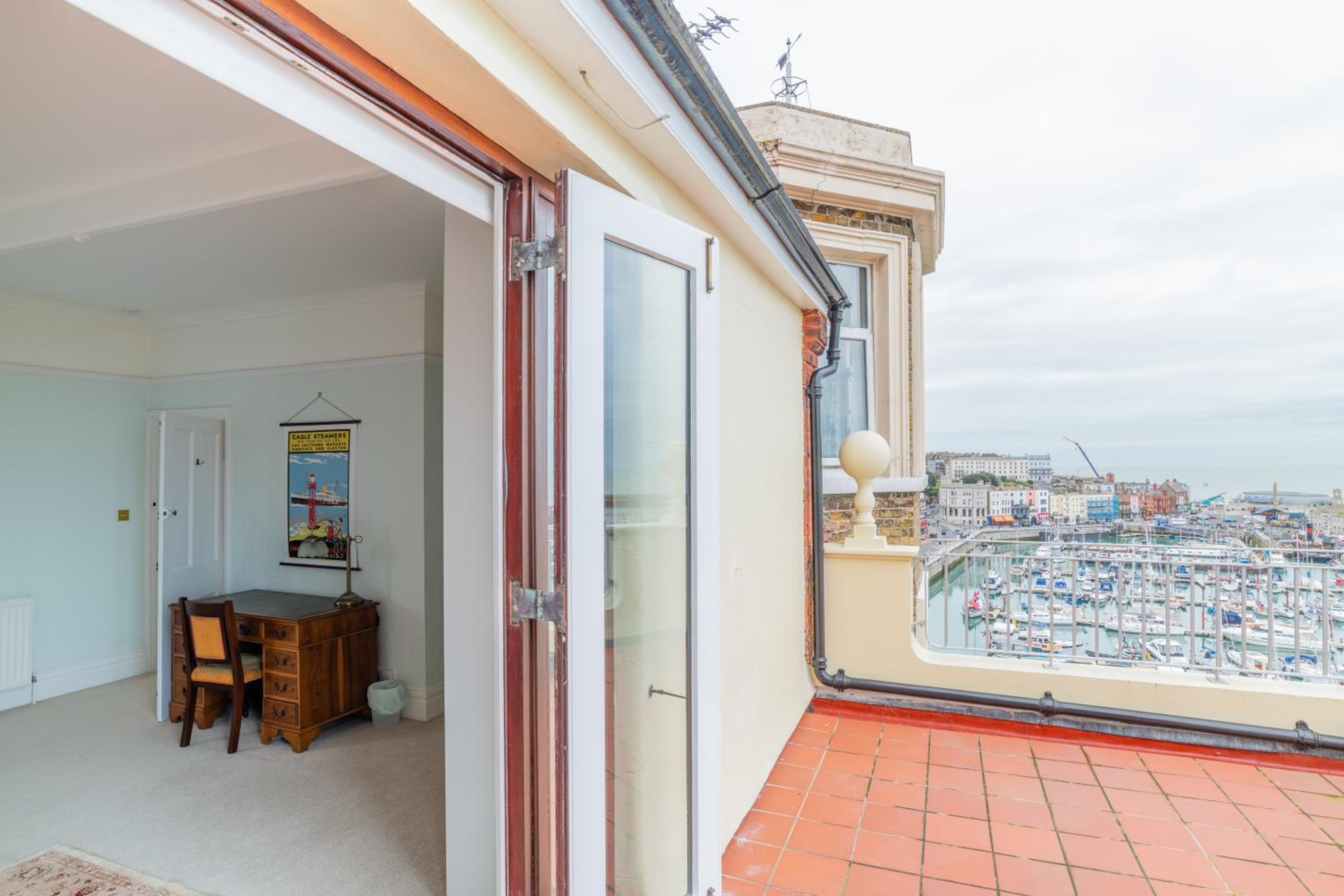 Magnificent house with Harbour view - Ramsgate view 2