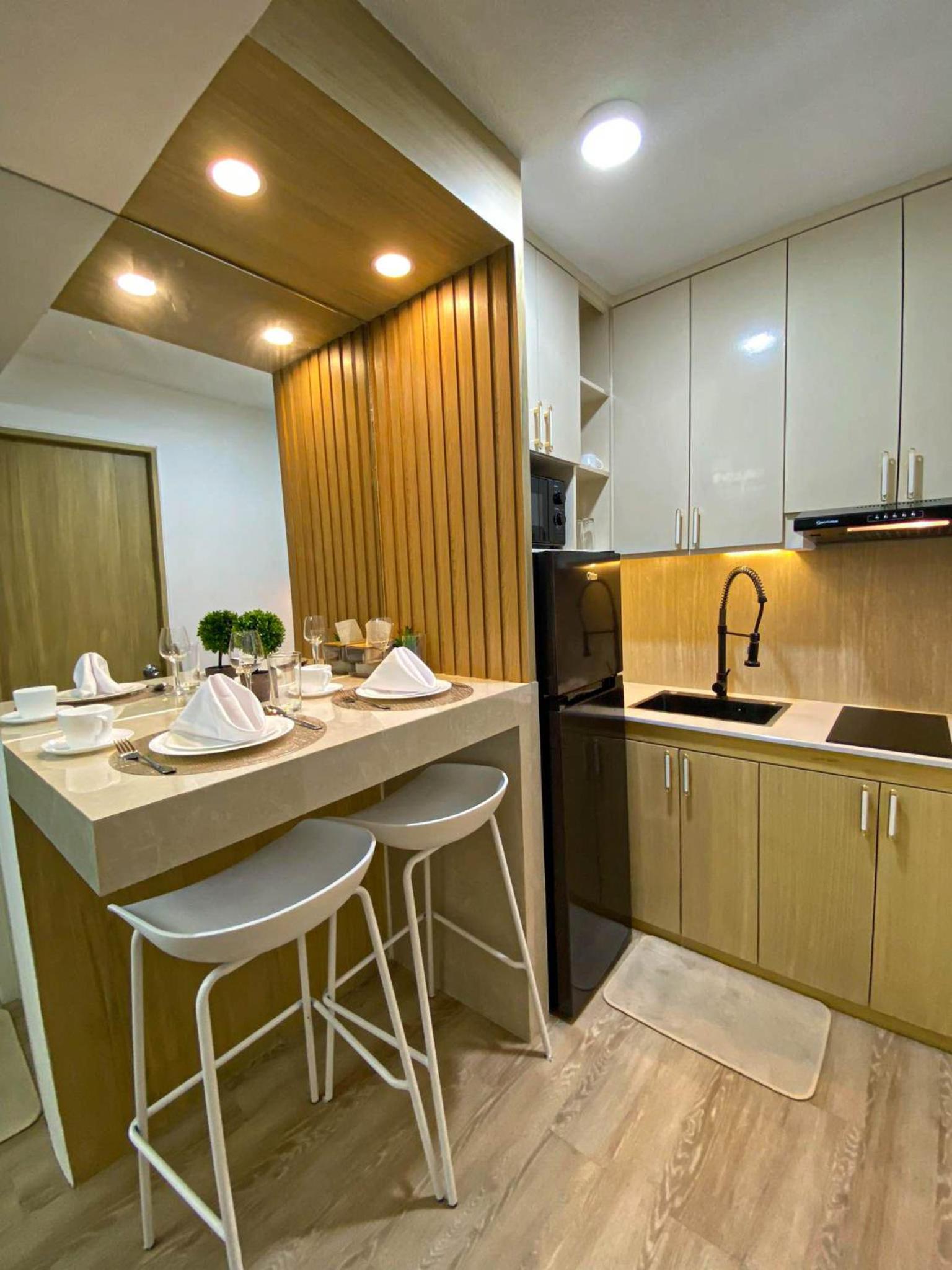 Fortress Davao QUEEN - 2BR Seawind Condo Tower 1 Near Airport, Sasa Wharf view 3