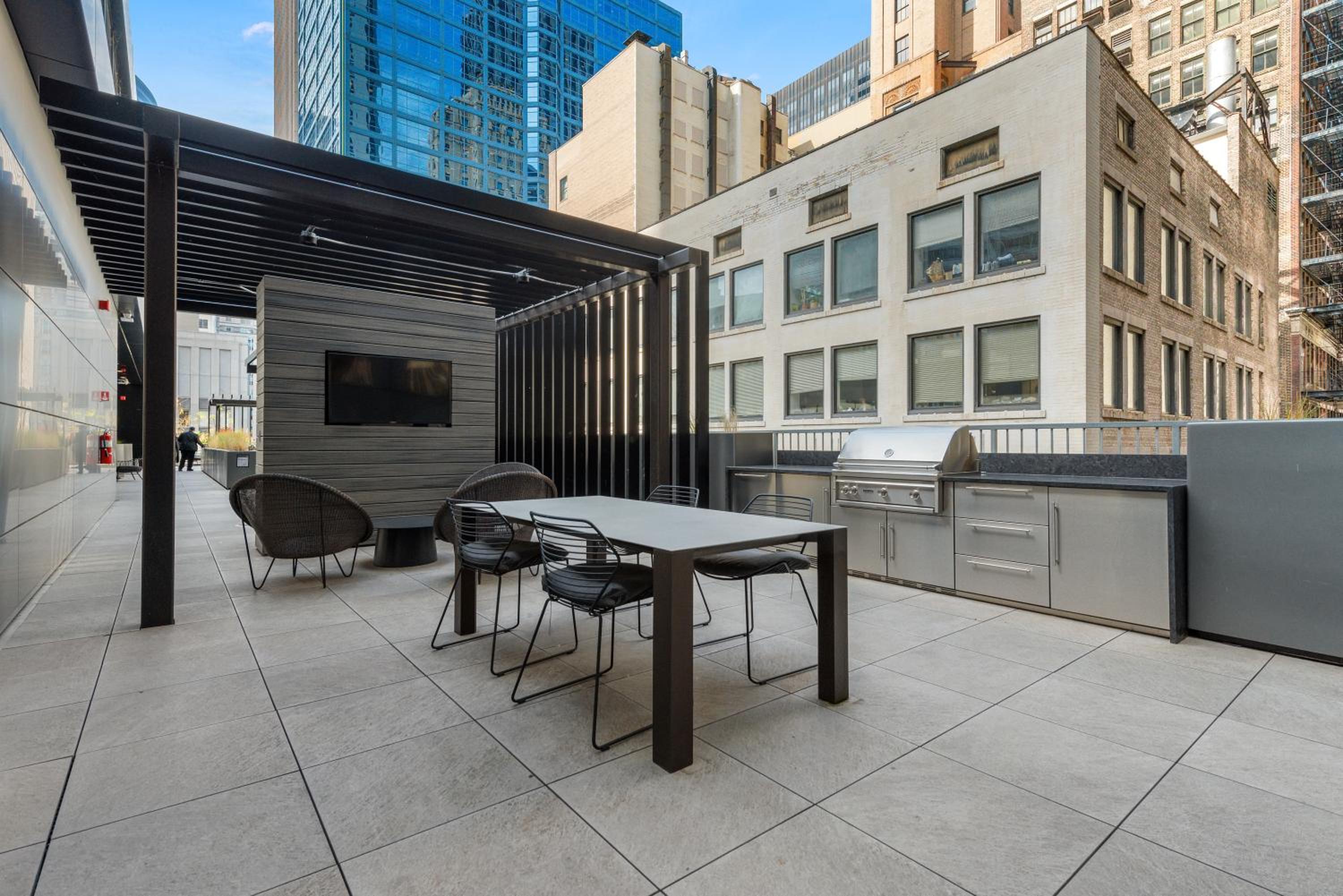 Experience Downtown Chicago at Millennium - Luxury Apartments in The Loop