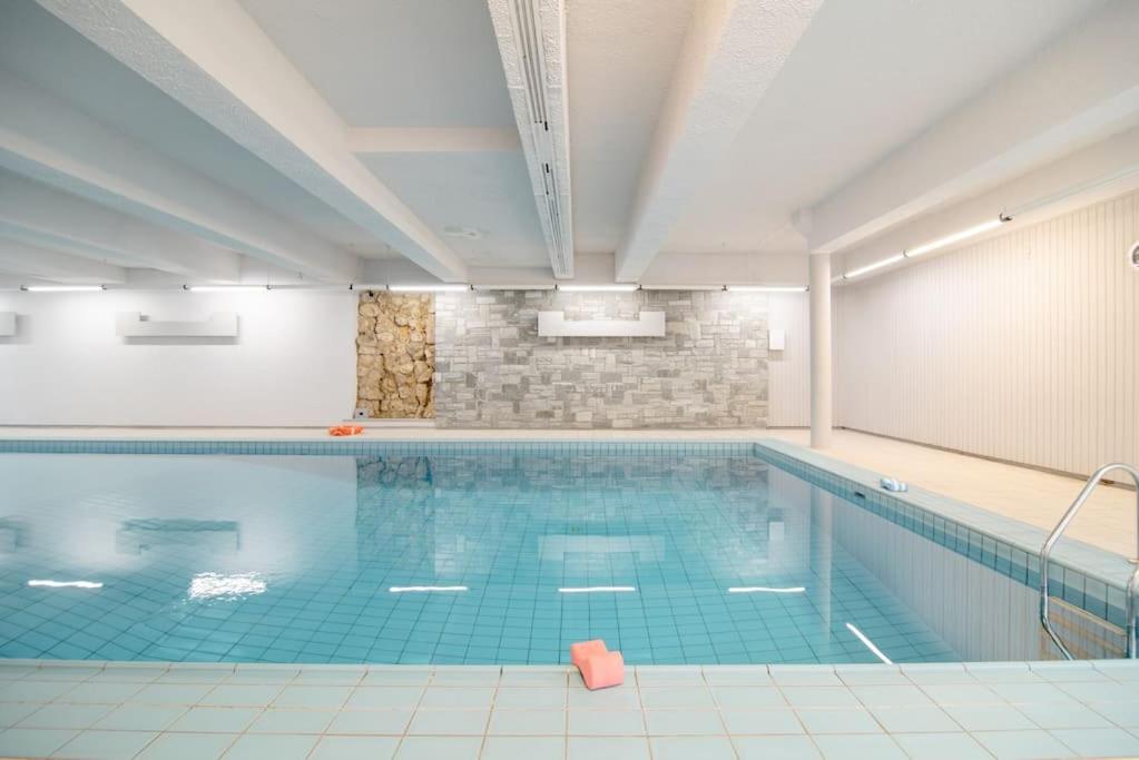Lugano Ferienwohnung nähe vom See mit Swimmingpool & Sauna