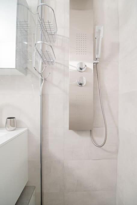 Lugano Ferienwohnung nähe vom See mit Swimmingpool & Sauna