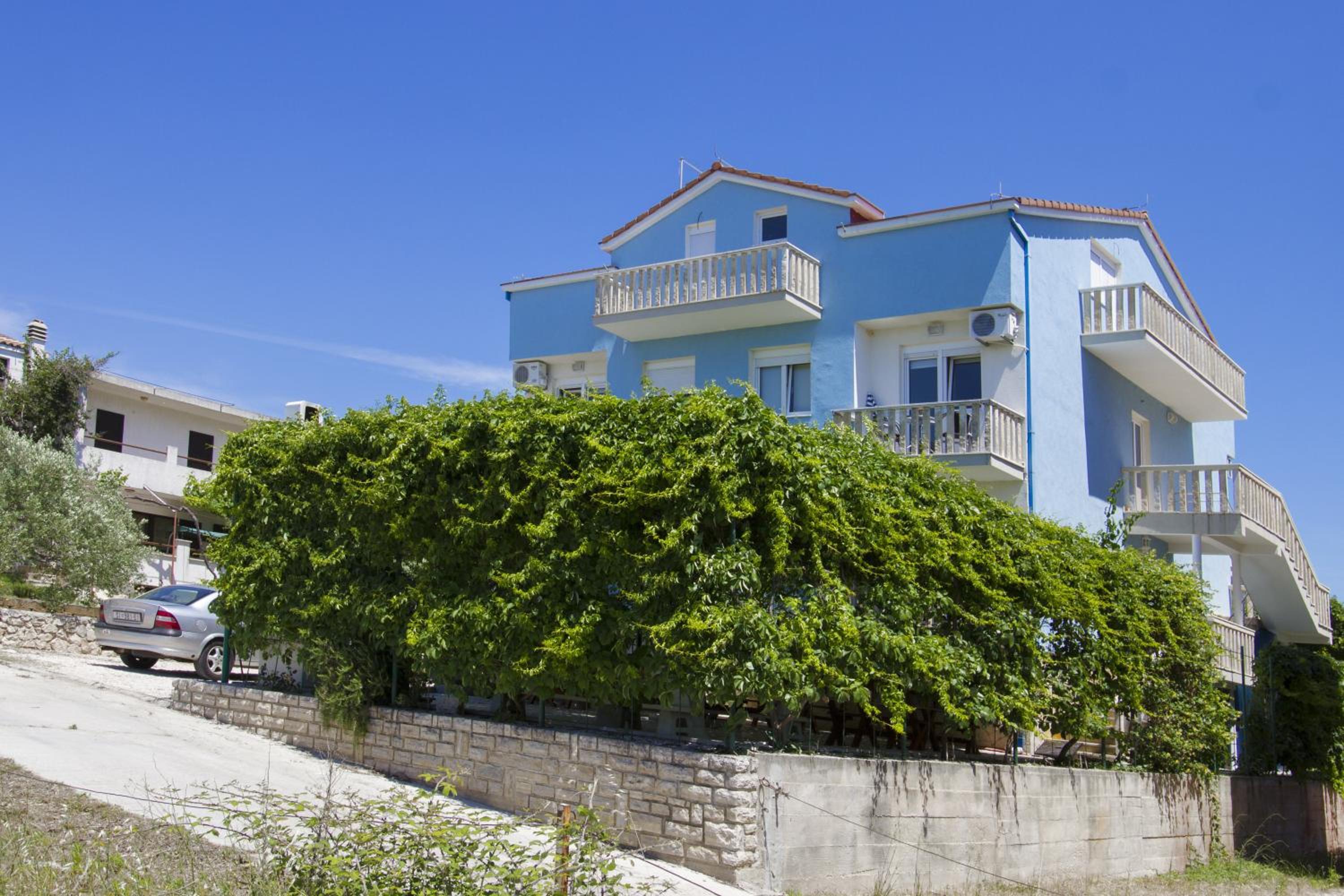 Apartments Crnjac