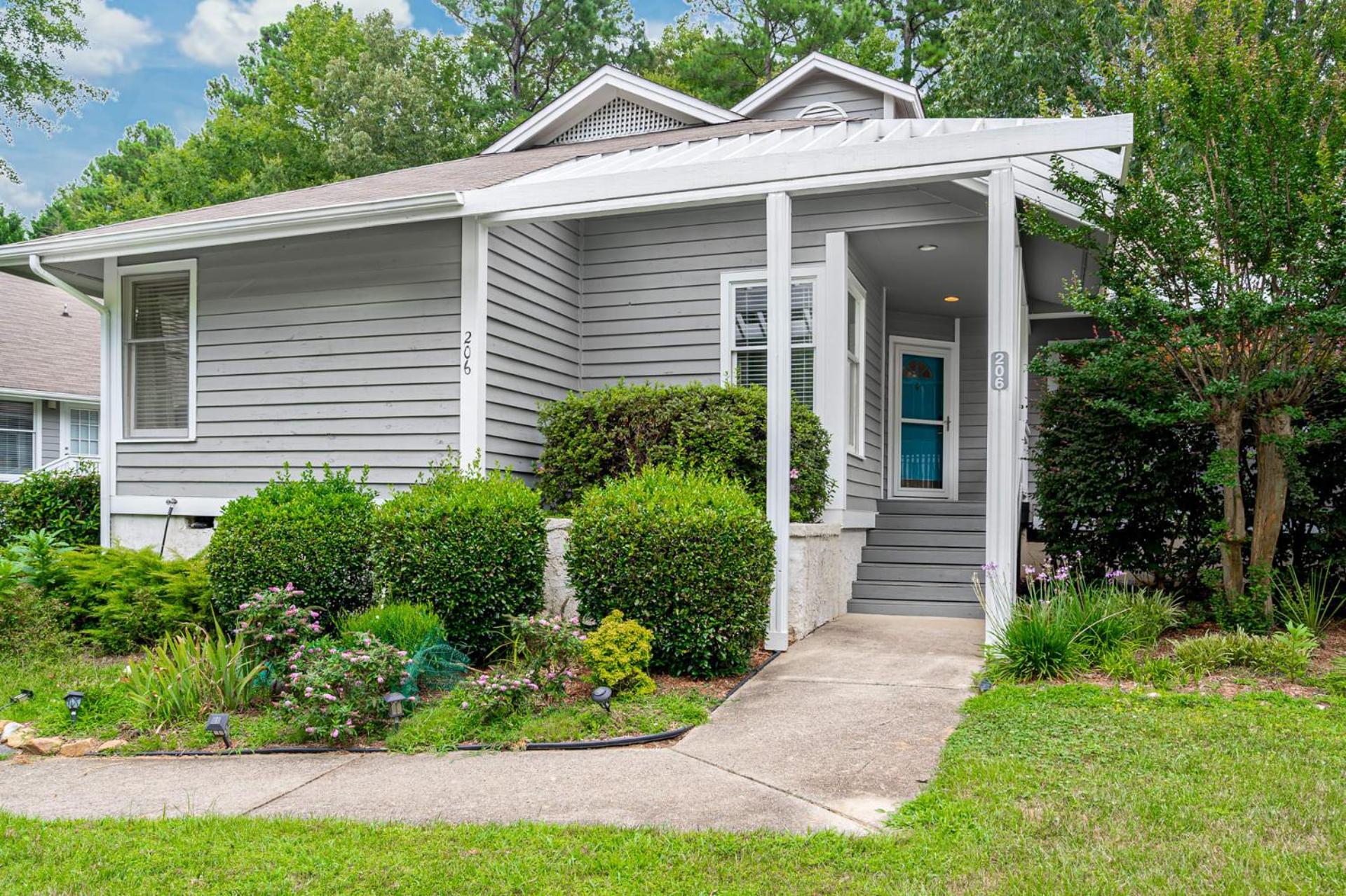 The Cozy Cottage - 10 Min From UNC view 4