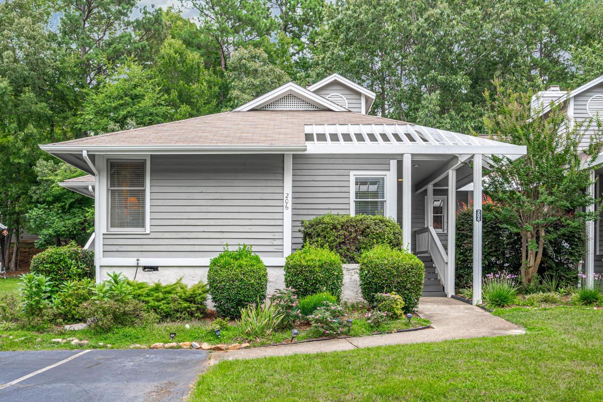 The Cozy Cottage - 10 Min From UNC view 3
