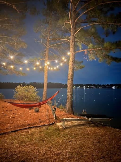 Sanford Vacations - Modern 3br Lake front home - Property Image 17