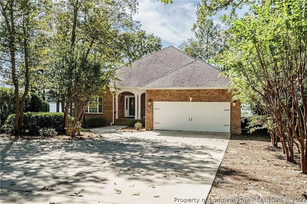 Sanford Vacations - Modern 3br Lake front home - Property Image 7