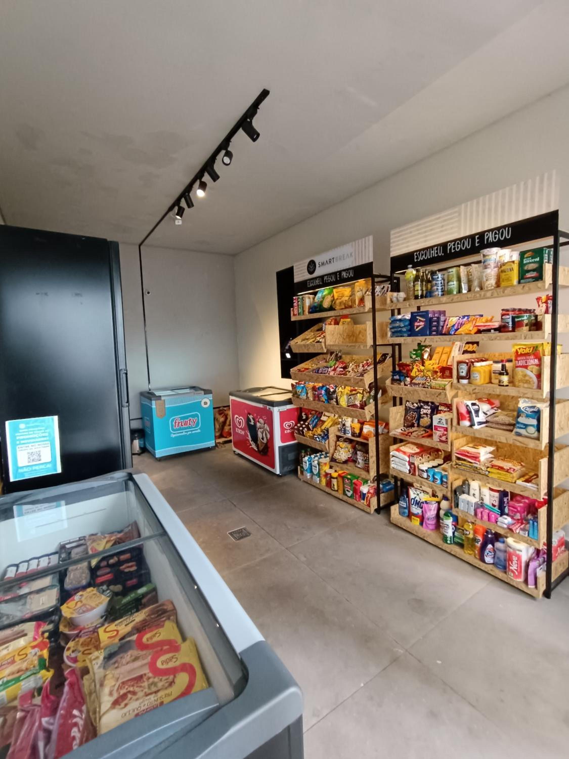 Apartamento 1604 no Bosque com um quarto, sala, cozinha completa, uma vaga de garagem, lazer e portaria 24h