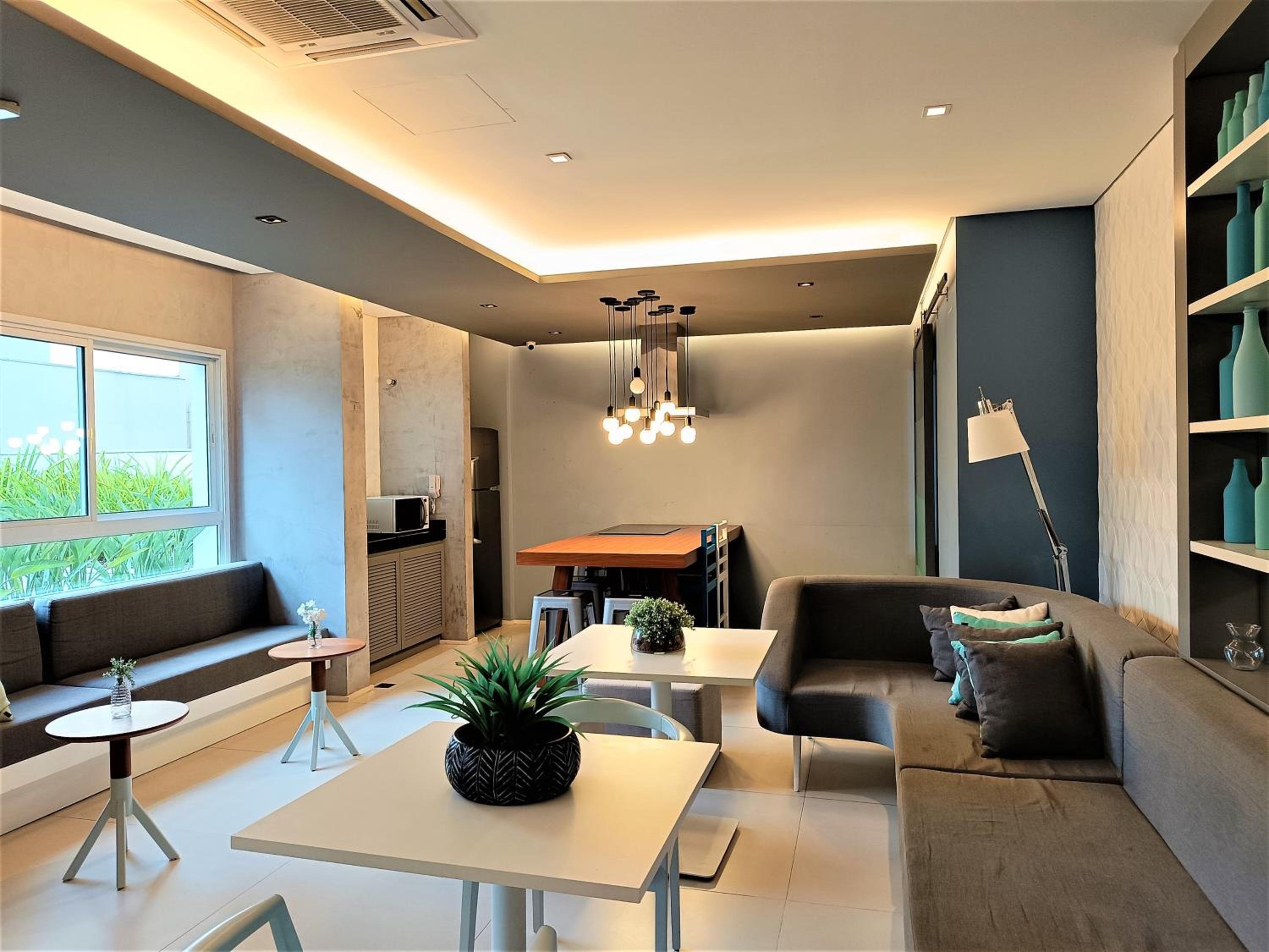 Apartamento 1604 no Bosque com um quarto, sala, cozinha completa, uma vaga de garagem, lazer e portaria 24h