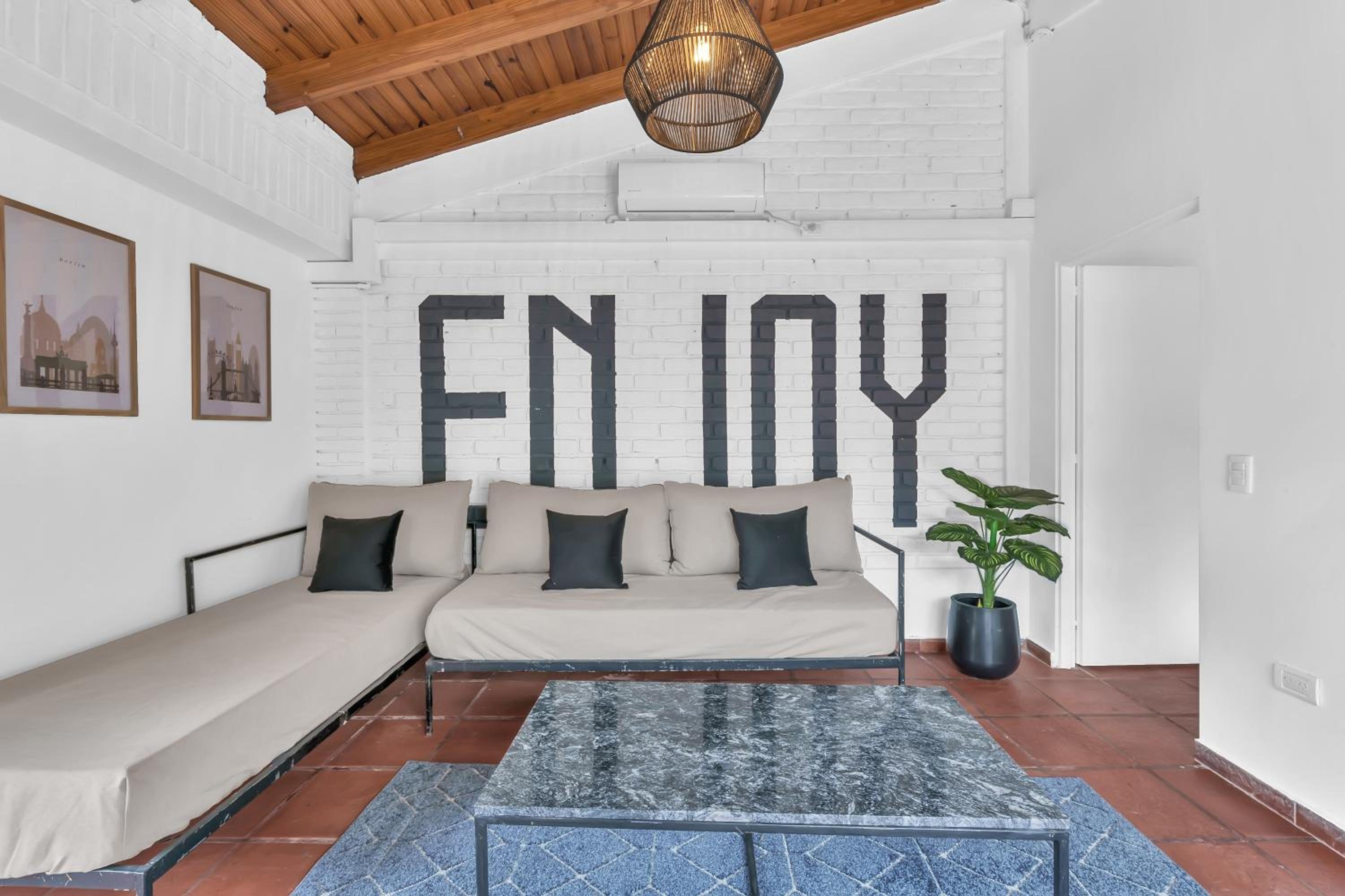 Fliphaus Wine Country - 19 Pax 7 Bd House