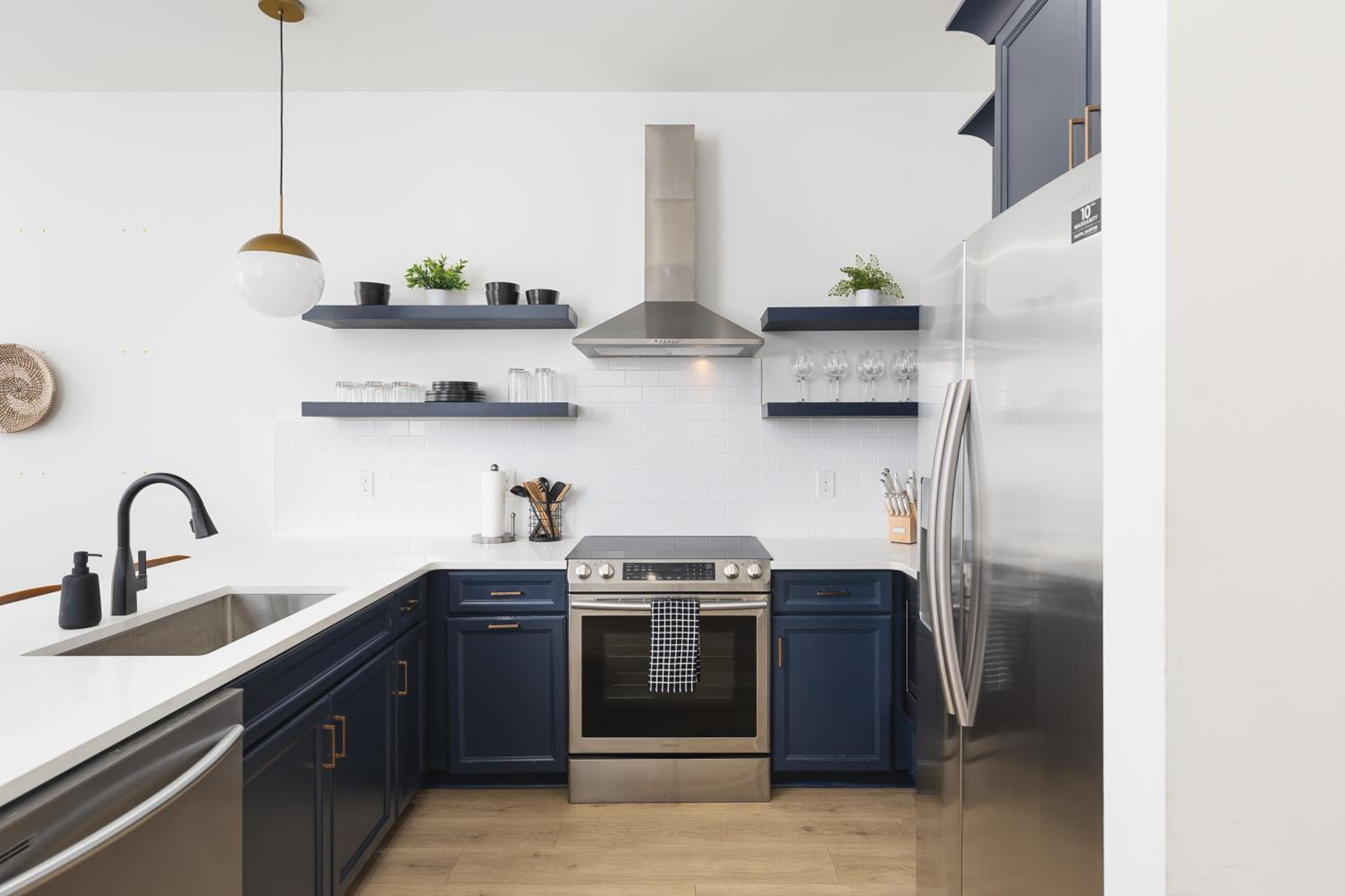 Modern Spacious Condo with Parking by Downtown Broadway view 2
