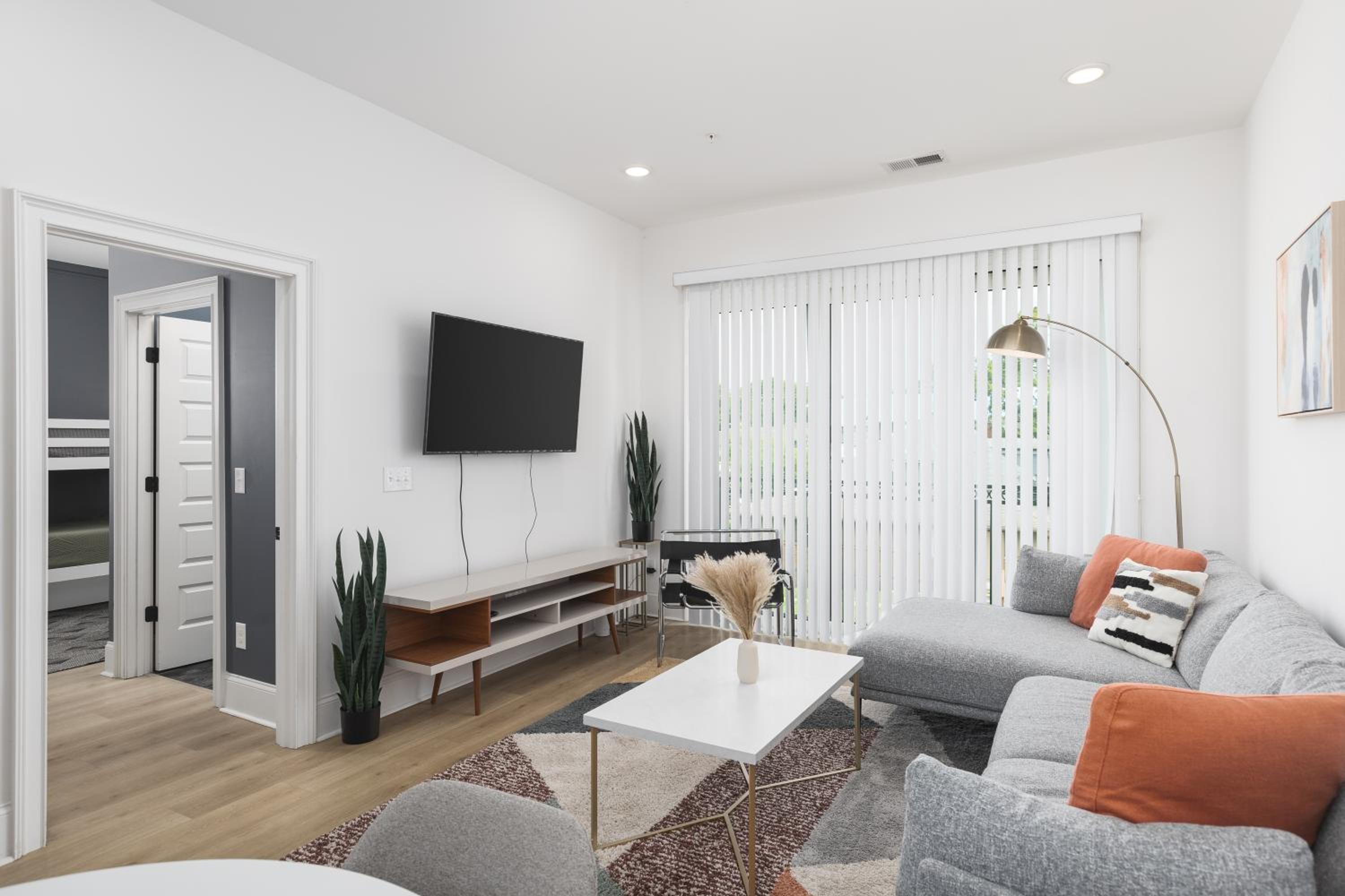 Modern Spacious Condo with Parking by Downtown Broadway view 4