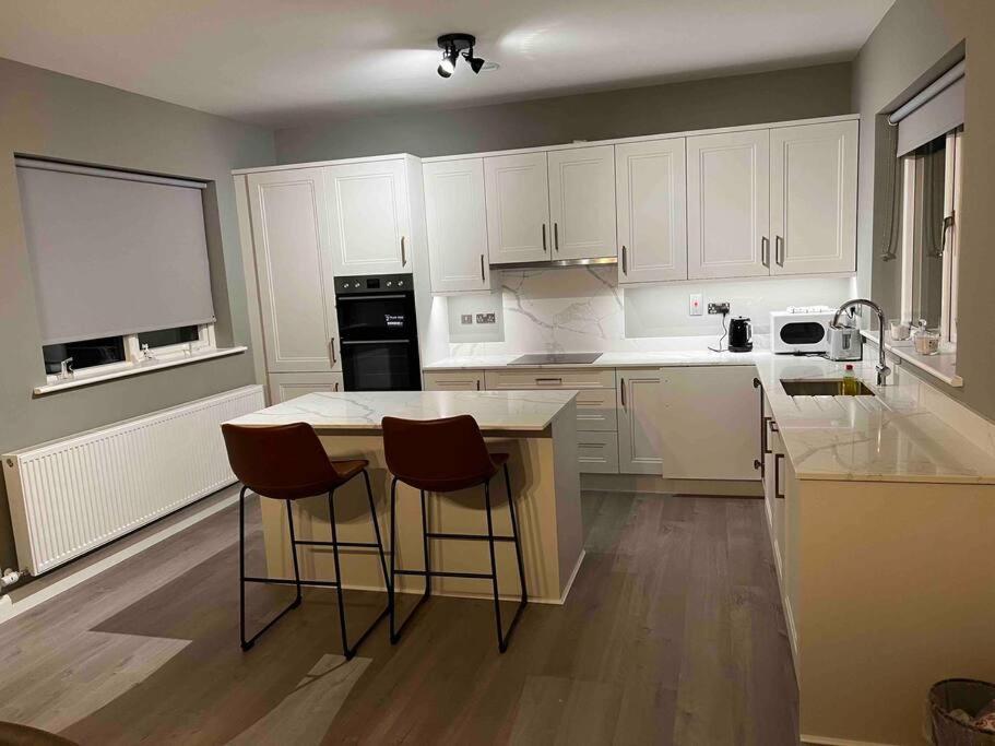 3 bed rooms Vip family house