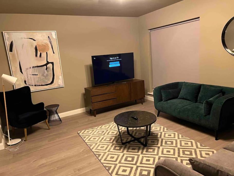 3 bed rooms Vip family house