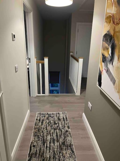 3 bed rooms Vip family house