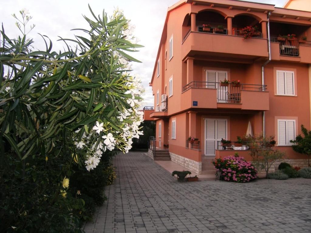 Apartments Juran Sukosan