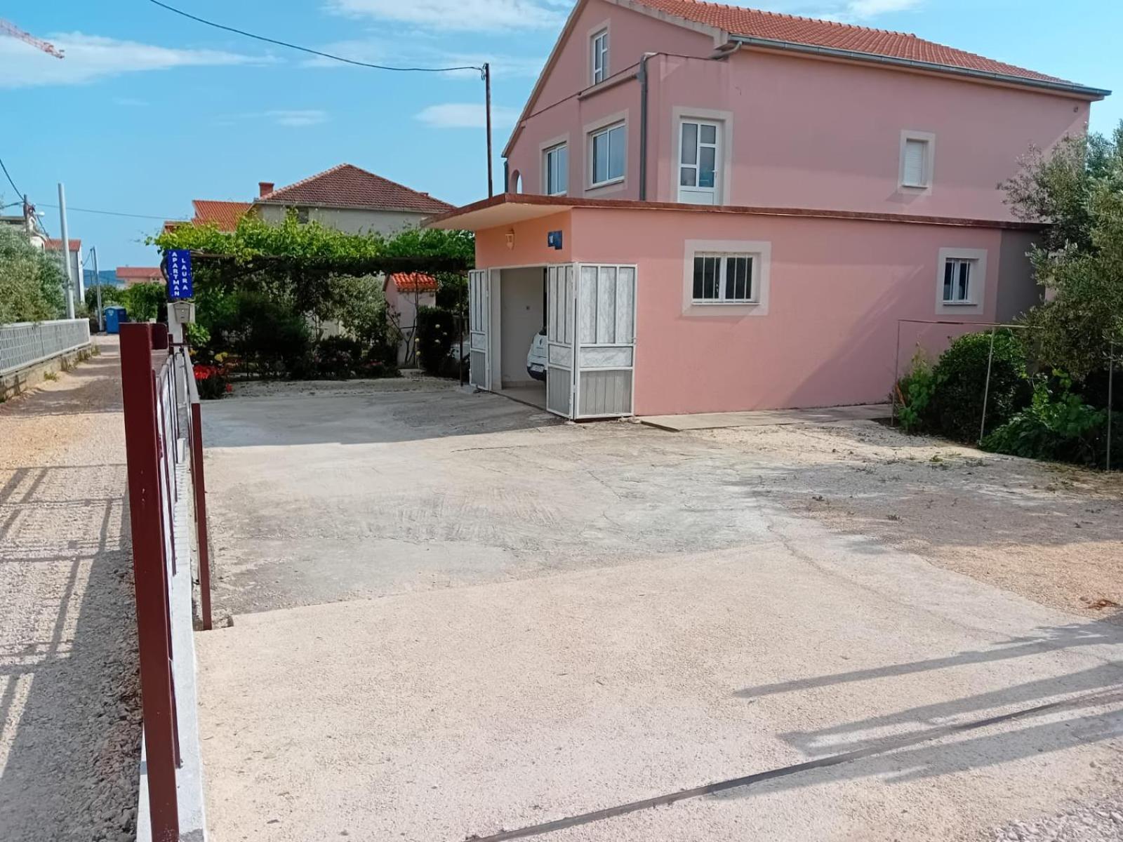 Apartman Laura view 3