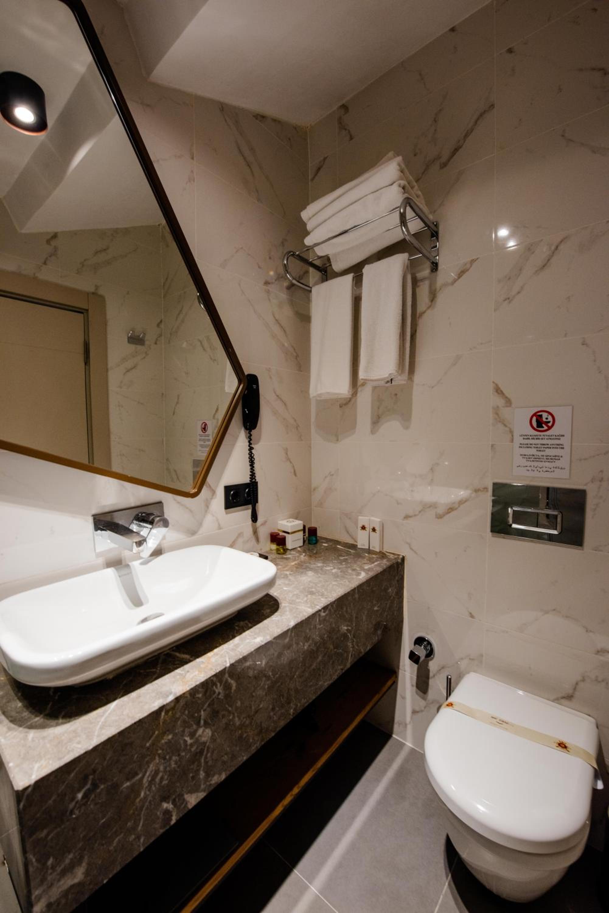 Dosso Dossi Otelleri Laleli - Image 41