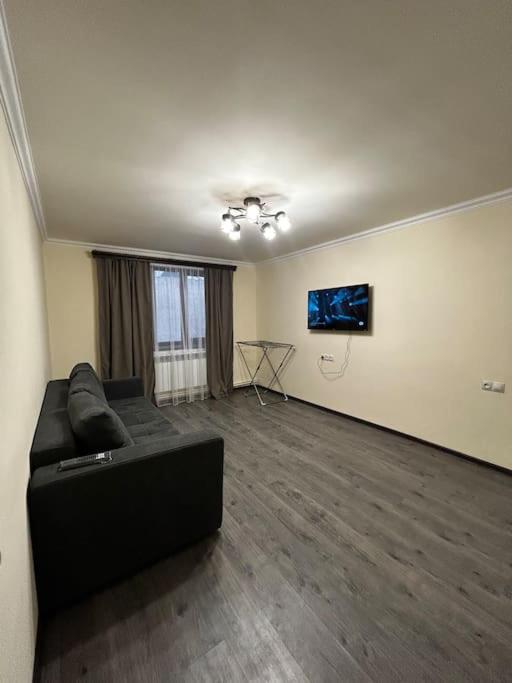 1Cosy apartment near airport EVN